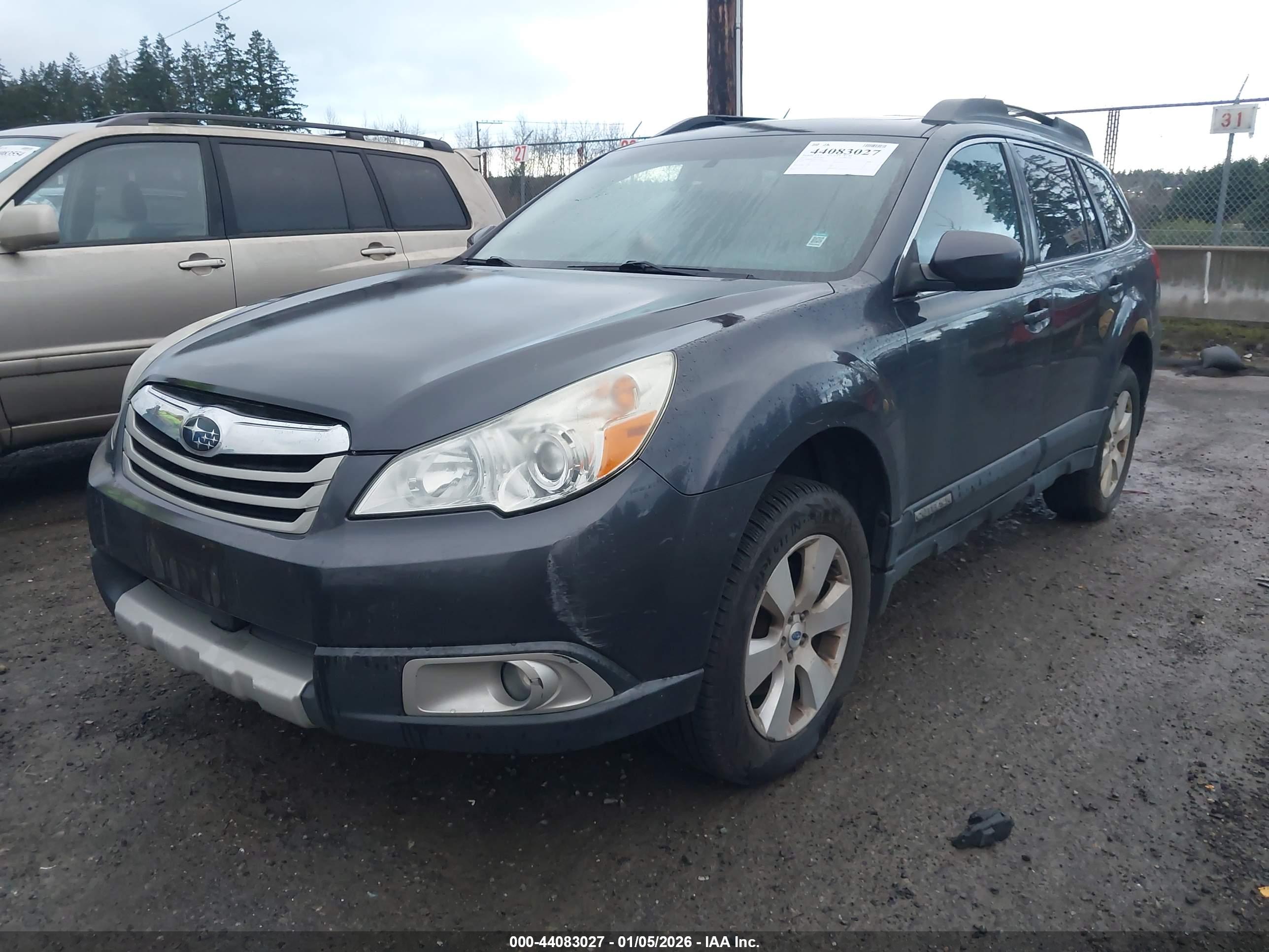 SUBARU OUTBACK image 2