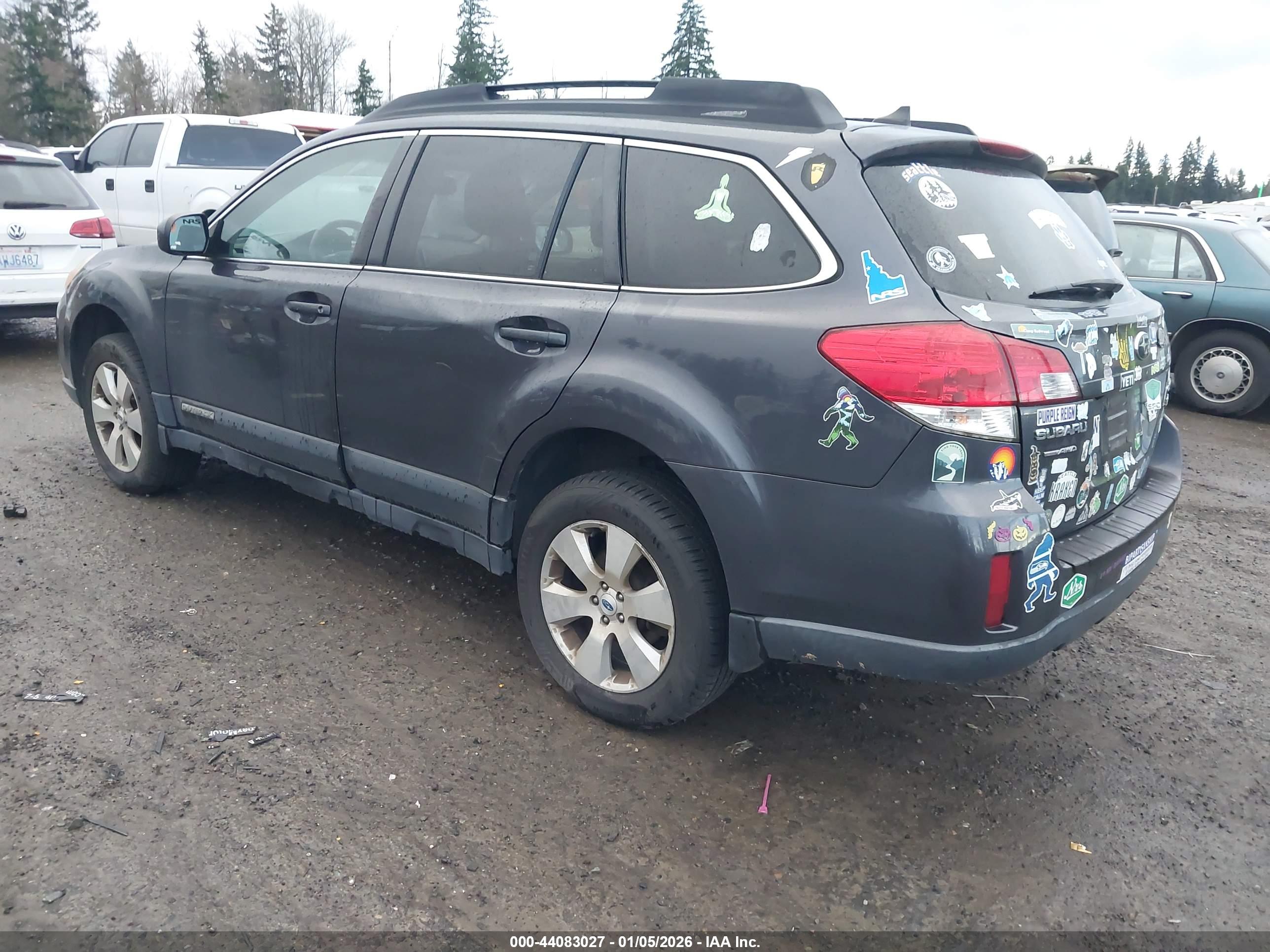 SUBARU OUTBACK image 3