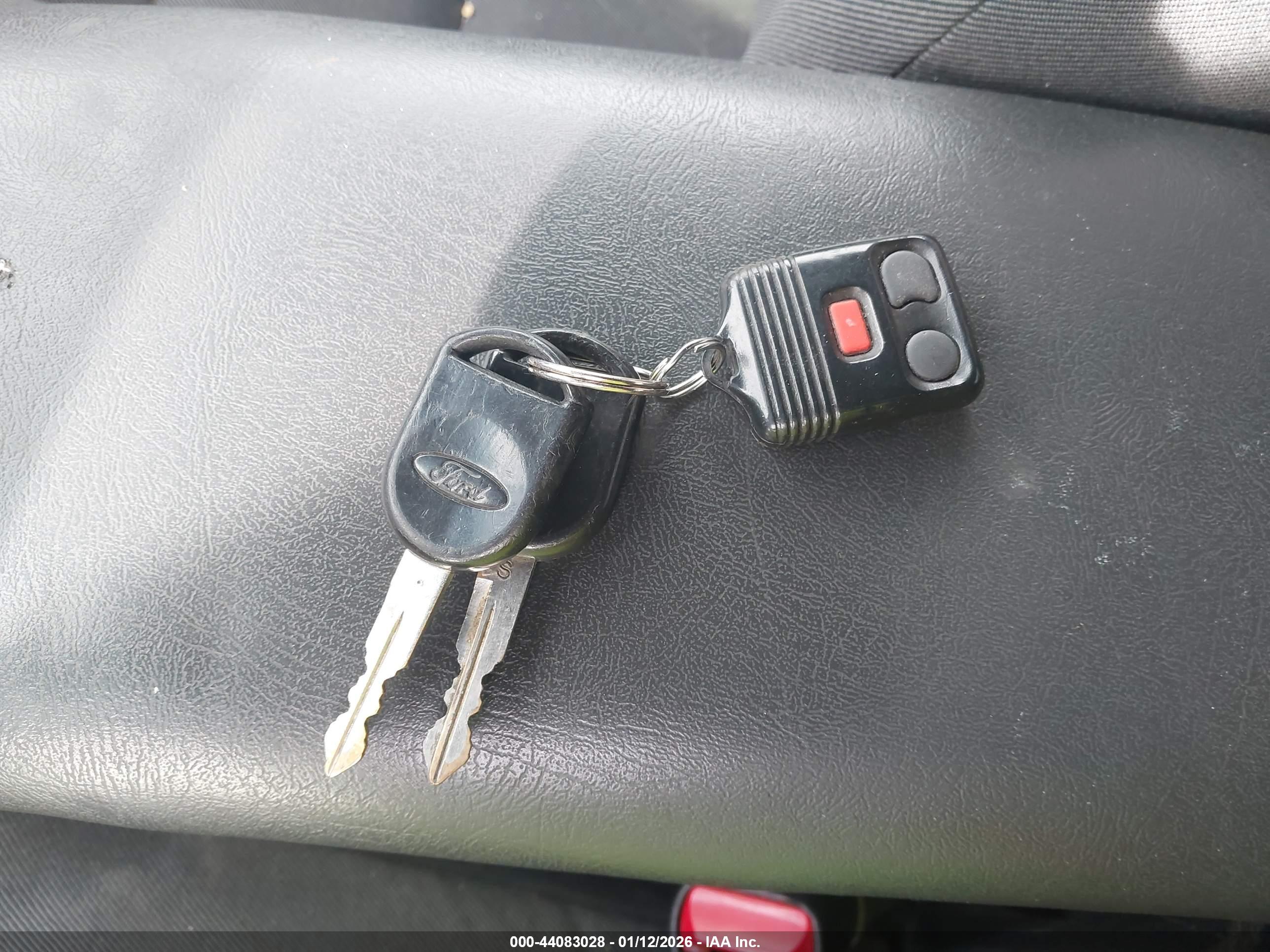 FORD EXPLORER image 11