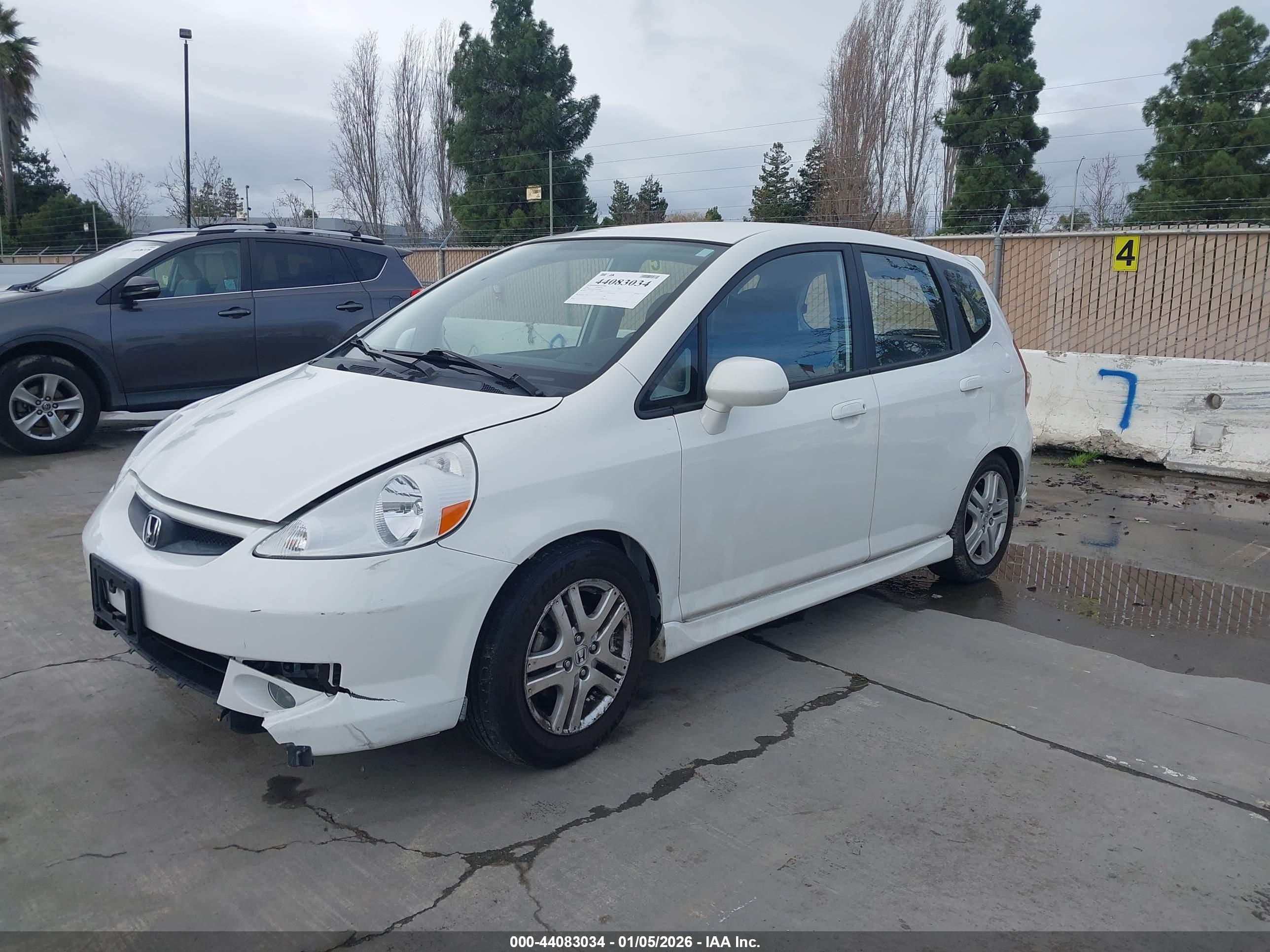 HONDA FIT image 2