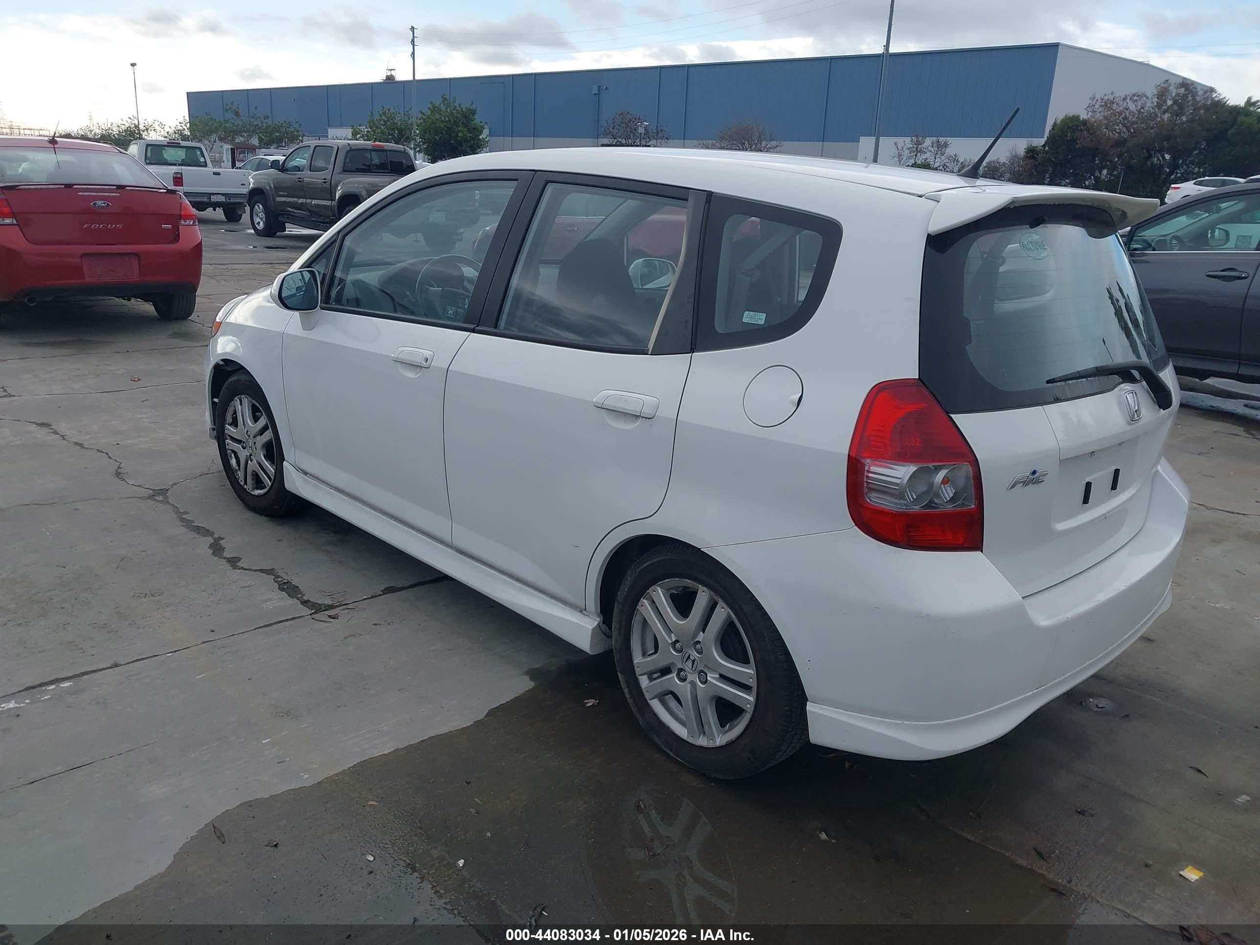 HONDA FIT image 3