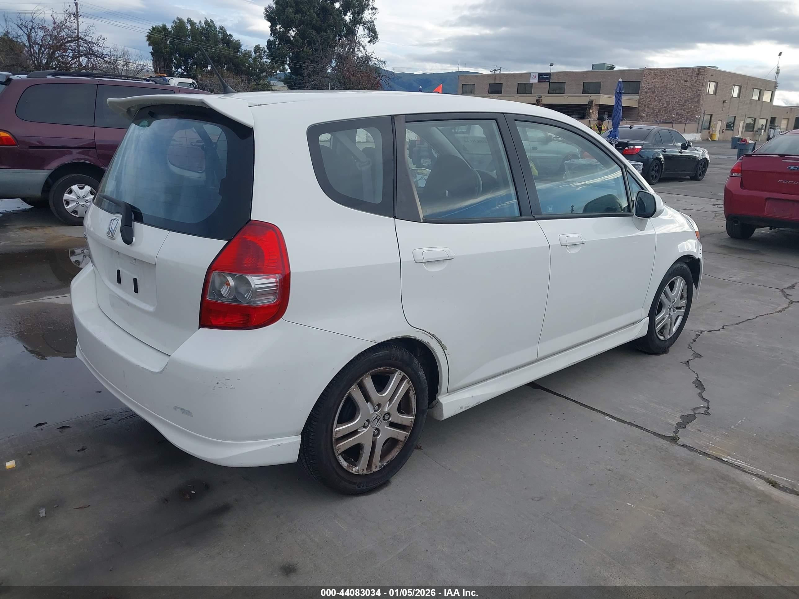 HONDA FIT image 4