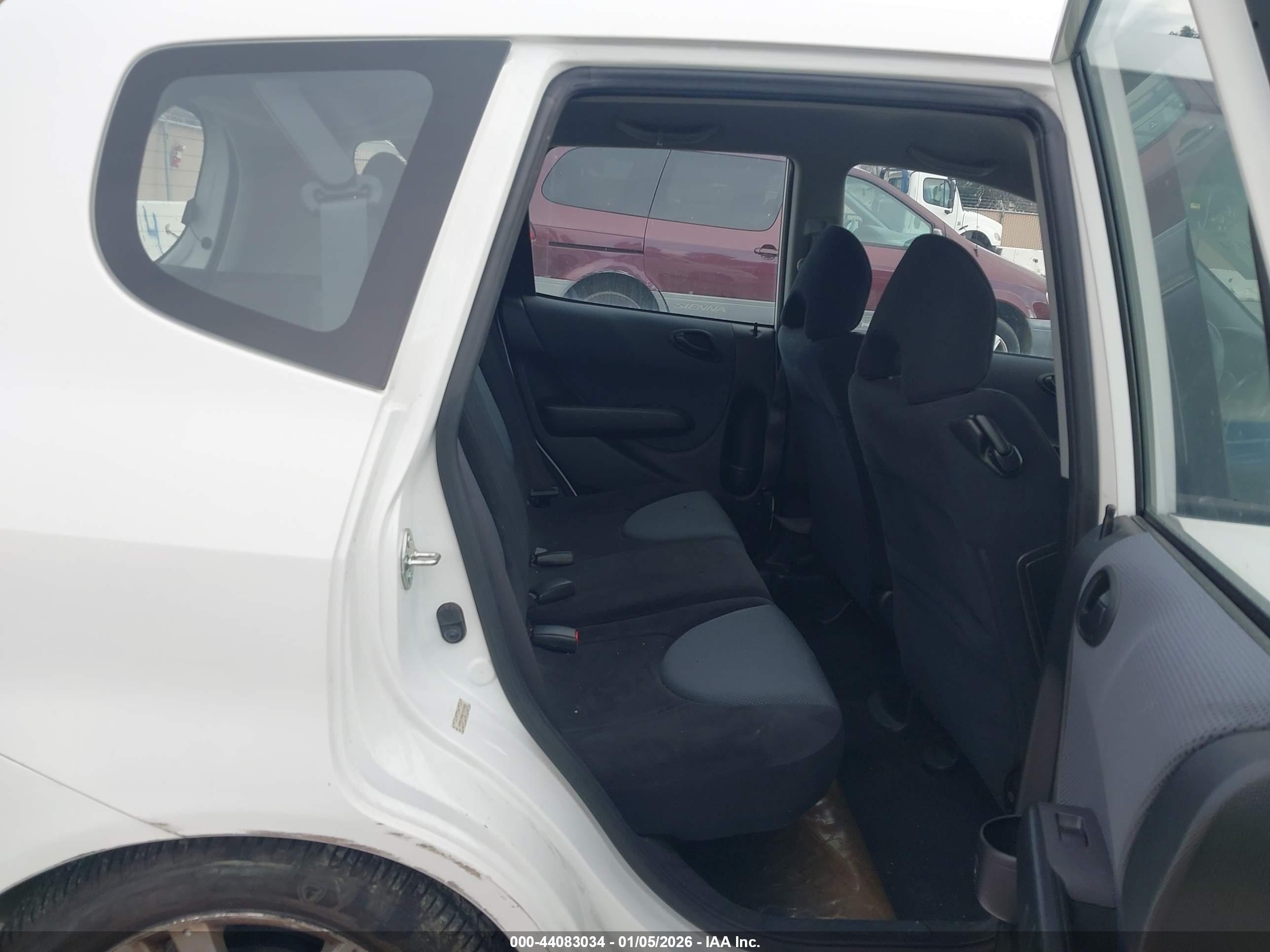HONDA FIT image 8
