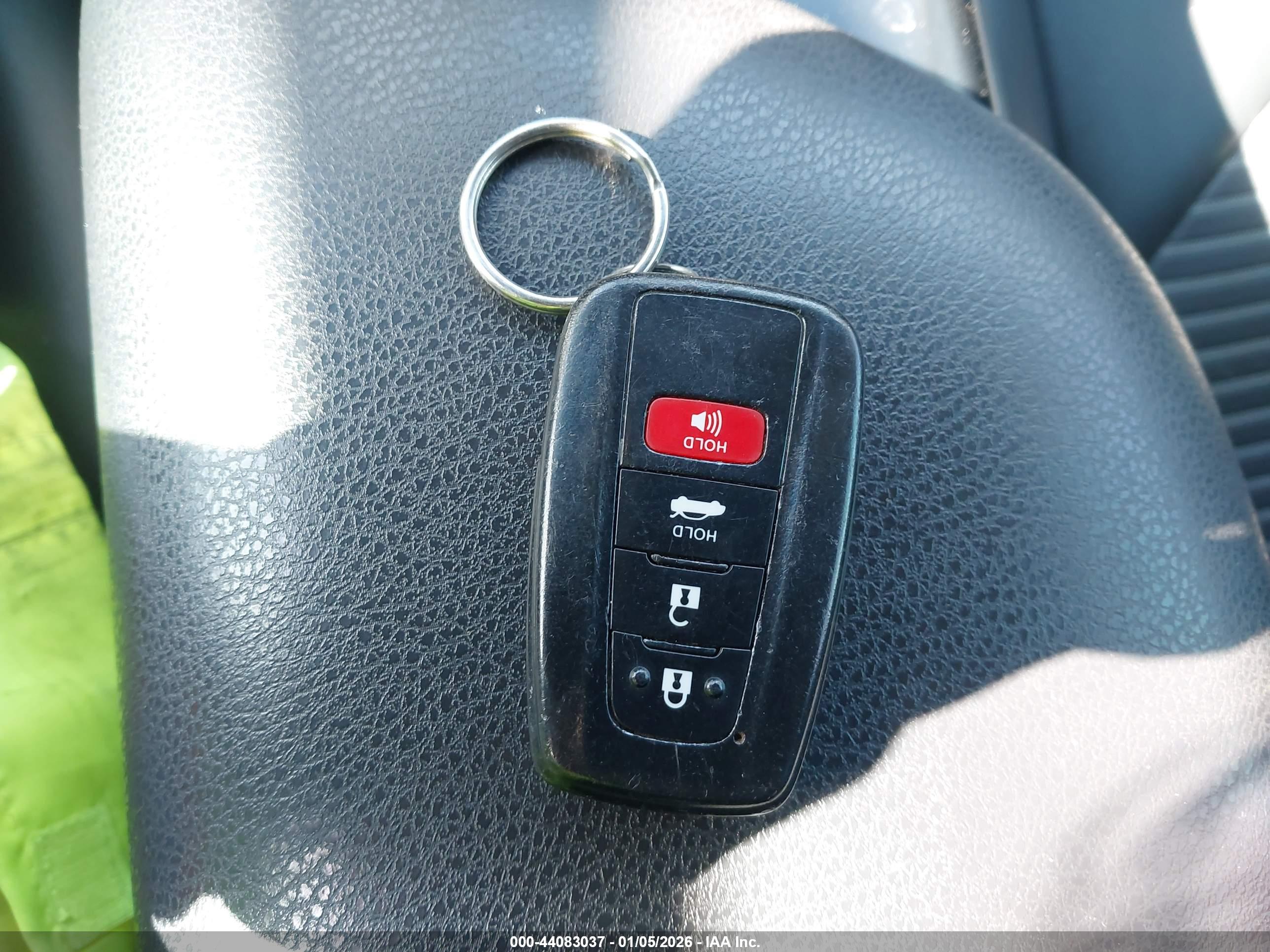 TOYOTA CAMRY image 11