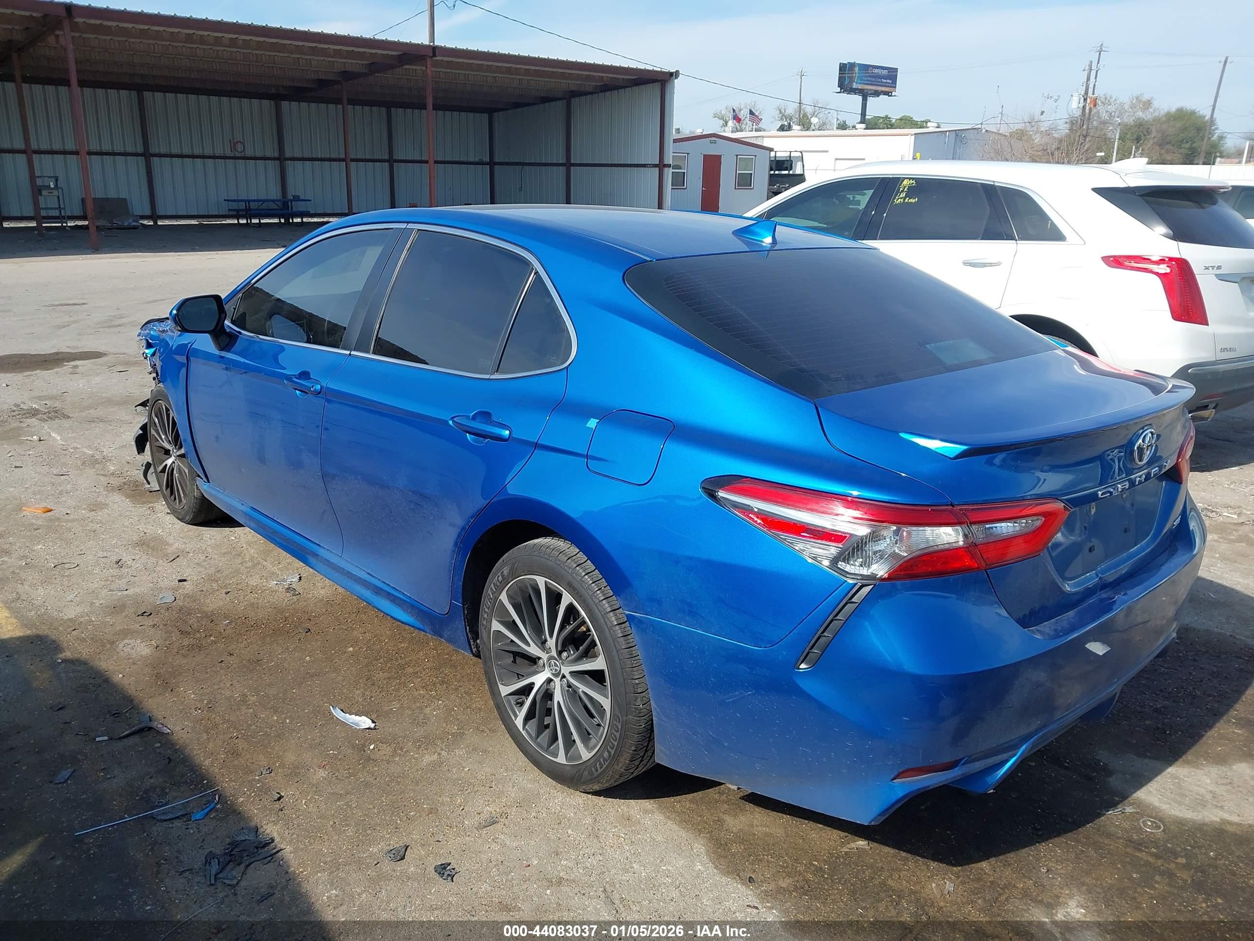 TOYOTA CAMRY image 3