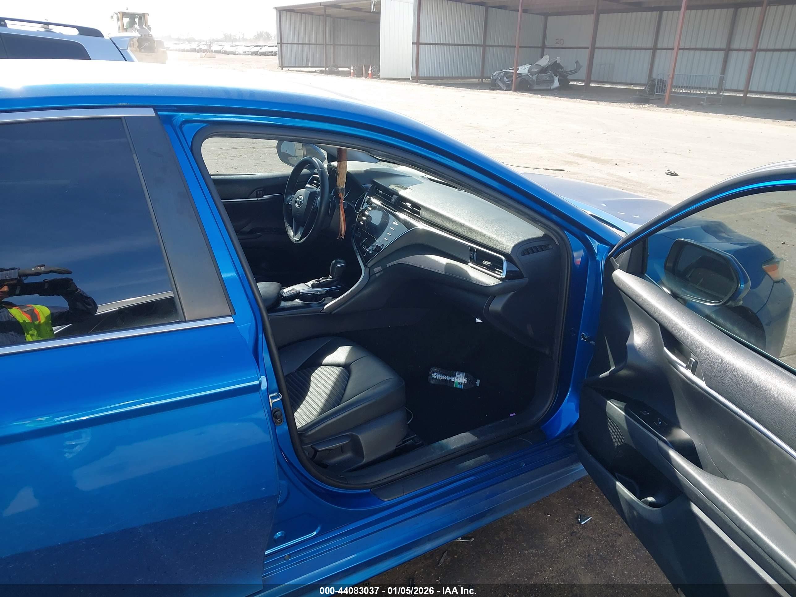 TOYOTA CAMRY image 5
