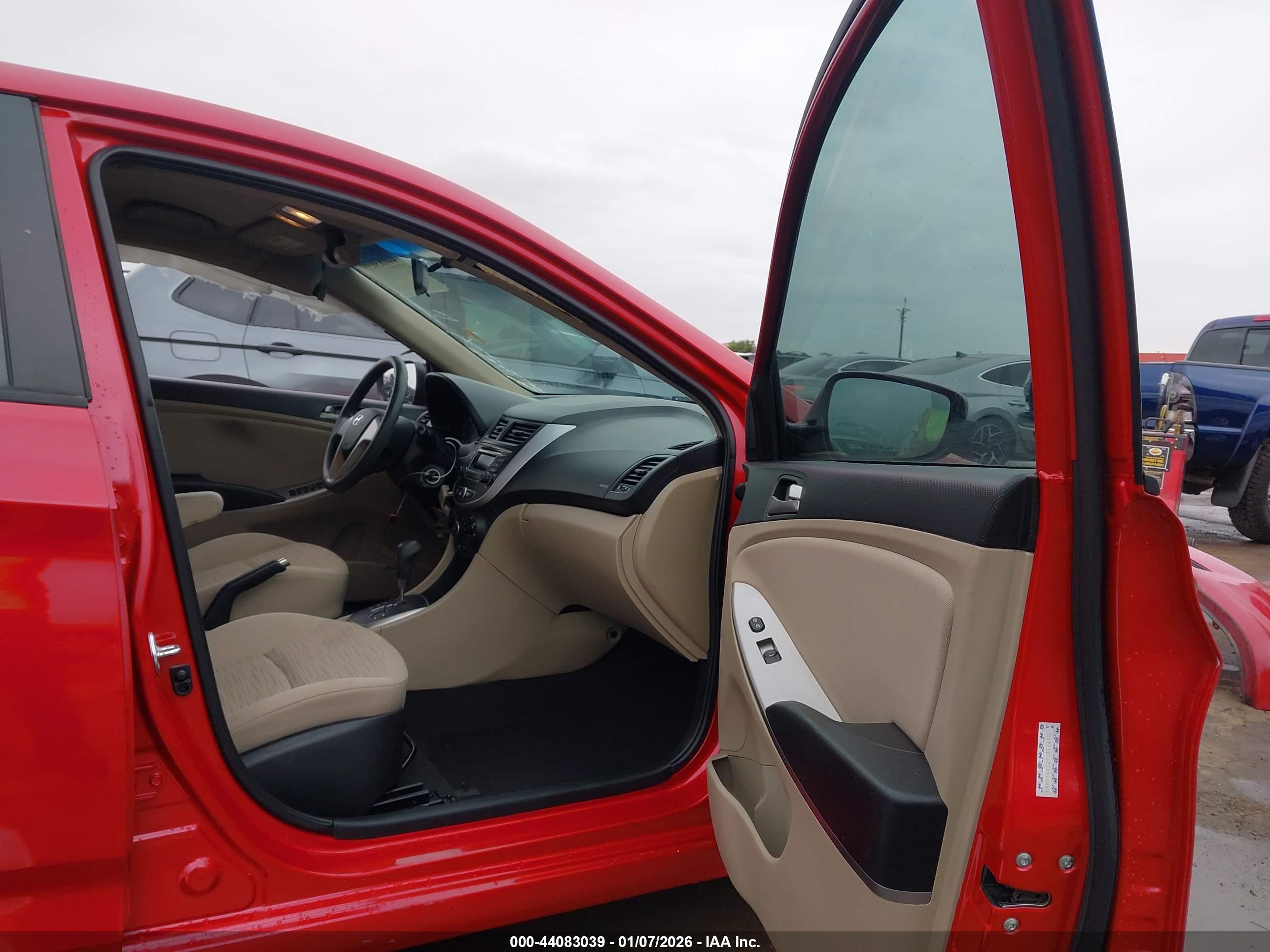 HYUNDAI ACCENT image 5