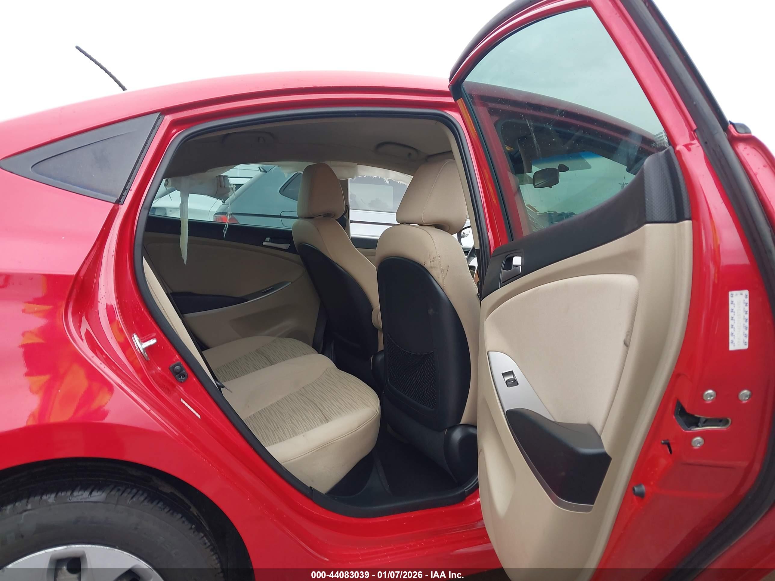 HYUNDAI ACCENT image 8