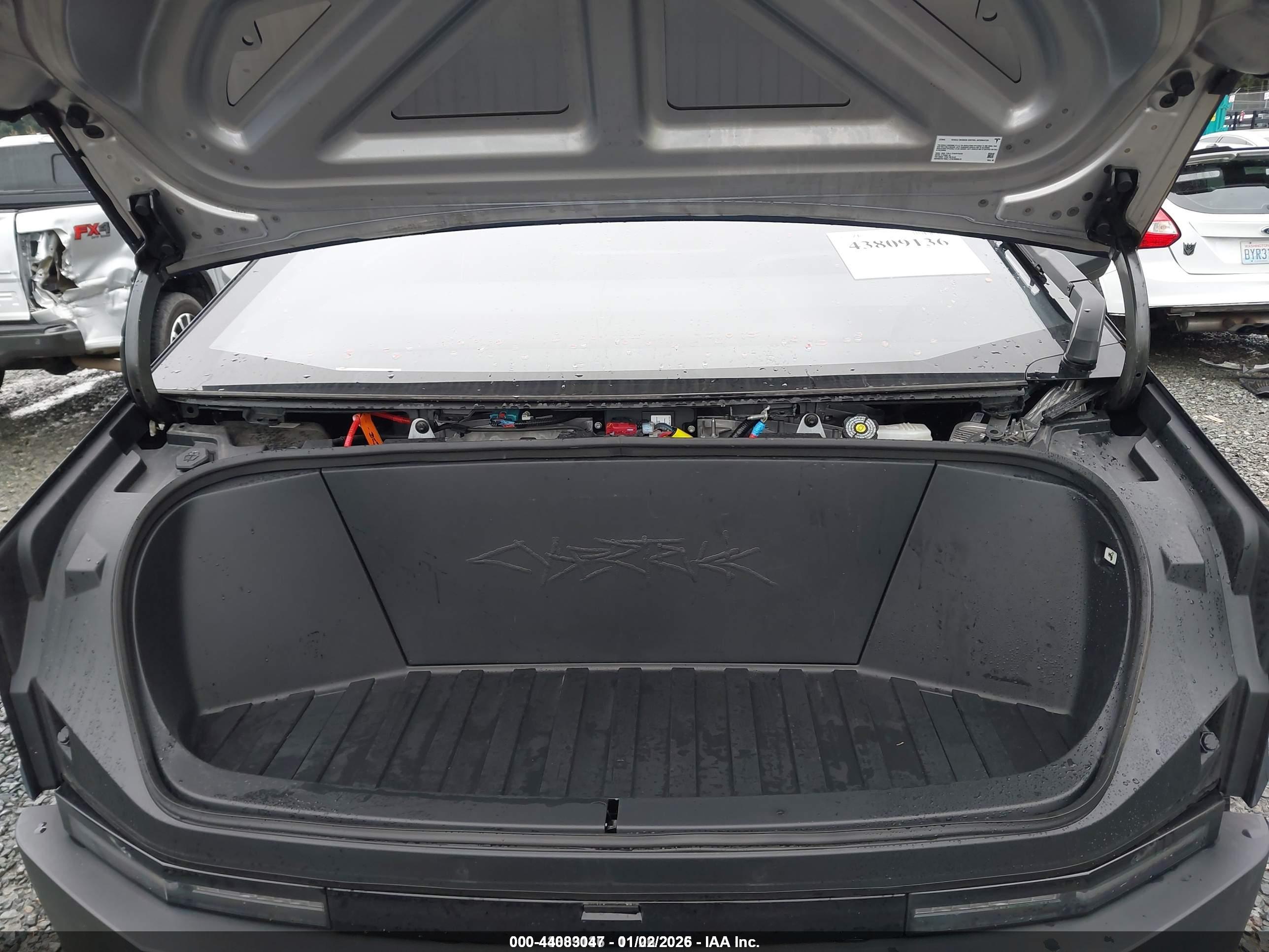 TESLA CYBERTRUCK image 10