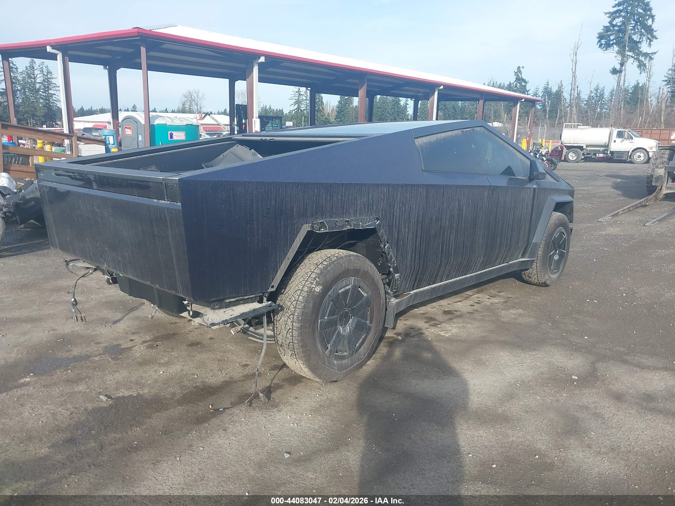 TESLA CYBERTRUCK image 4