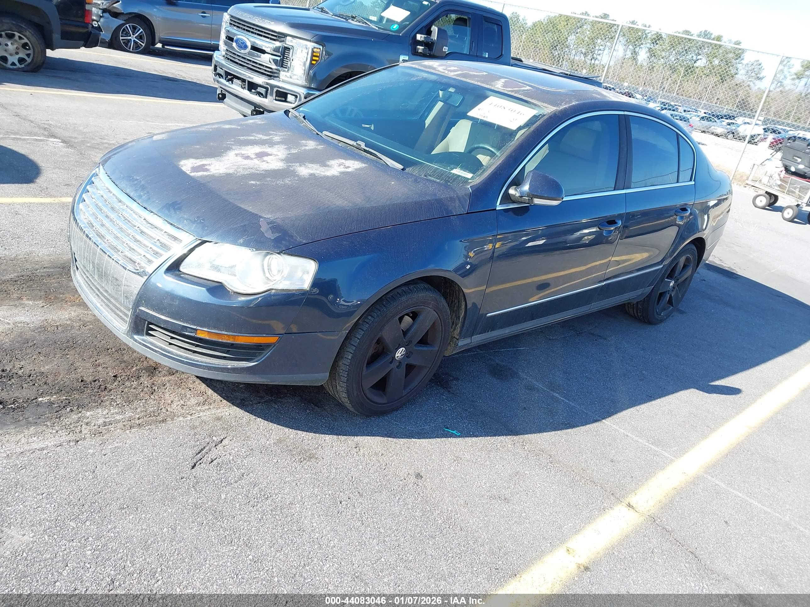 VOLKSWAGEN PASSAT image 2