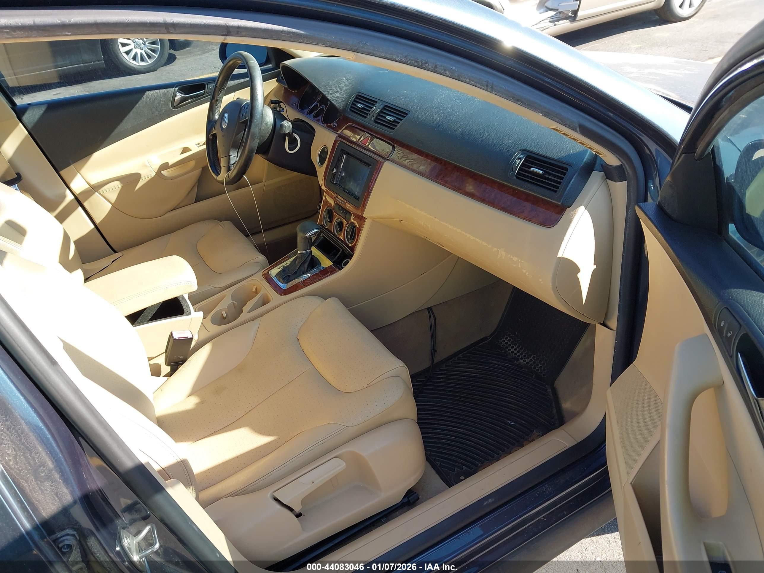 VOLKSWAGEN PASSAT image 5