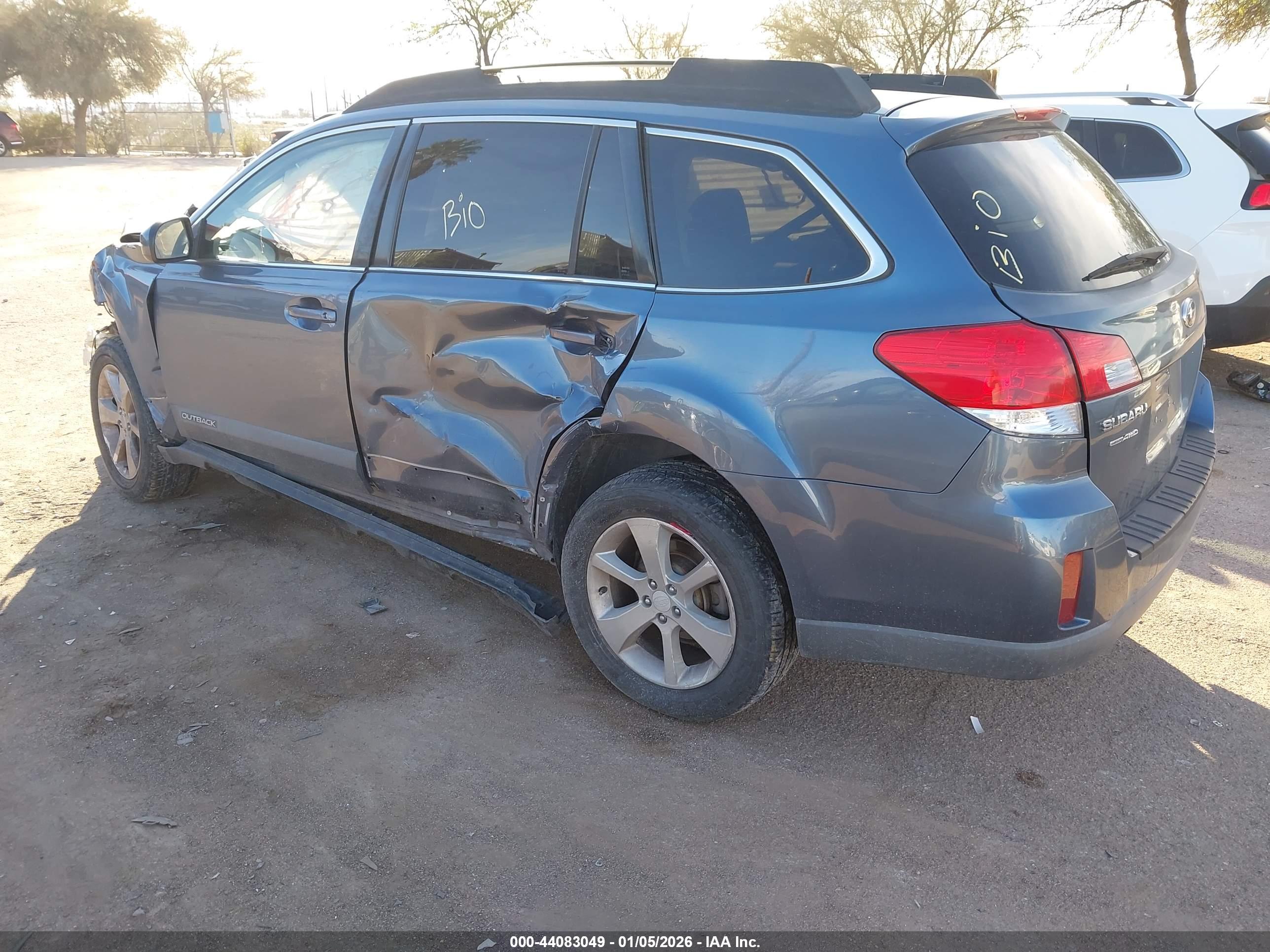 SUBARU OUTBACK image 3