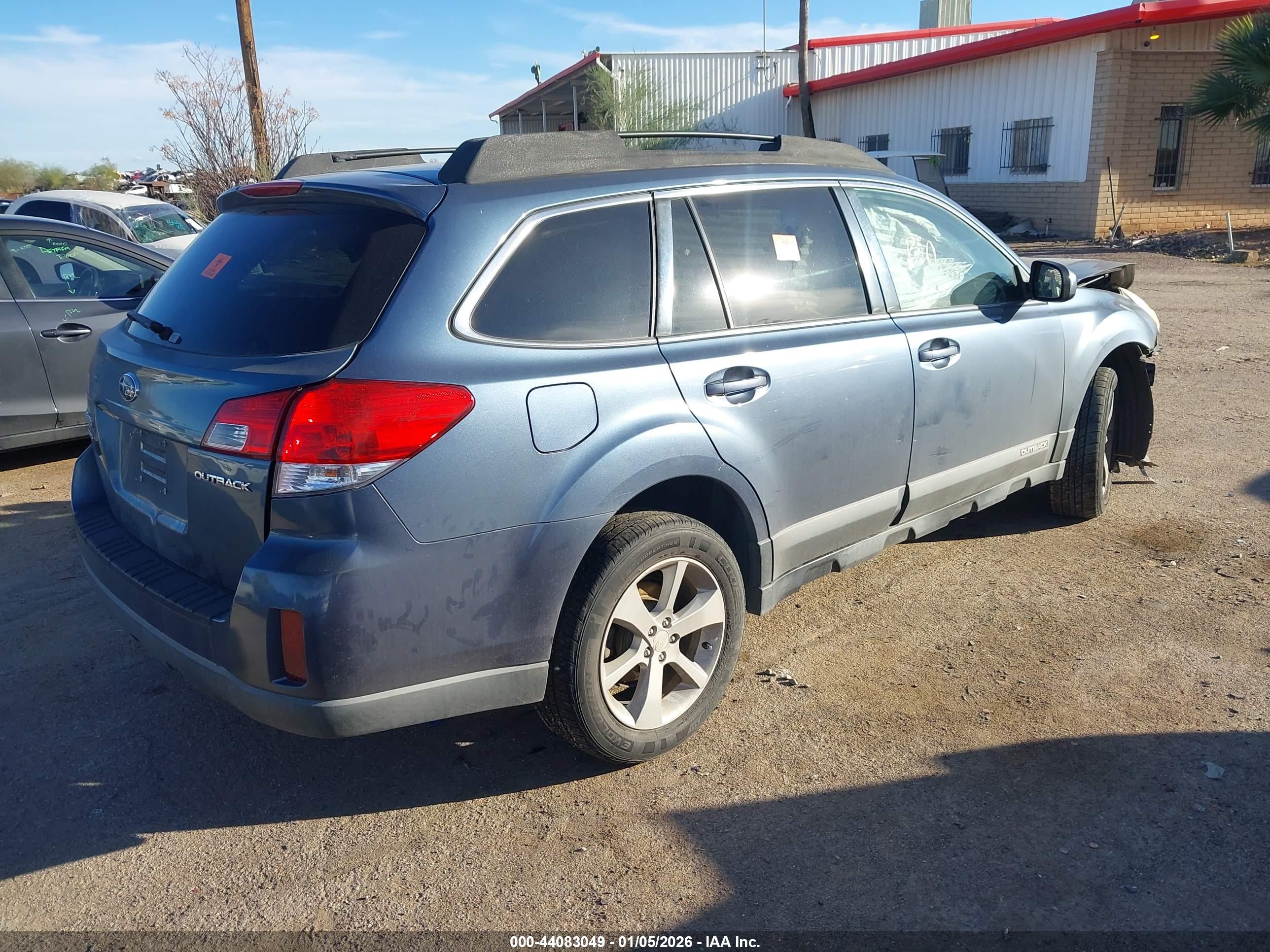 SUBARU OUTBACK image 4