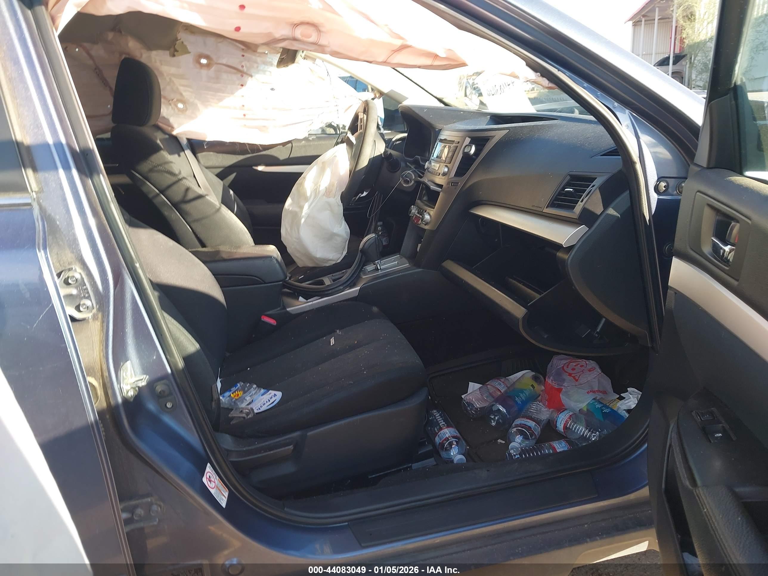 SUBARU OUTBACK image 5