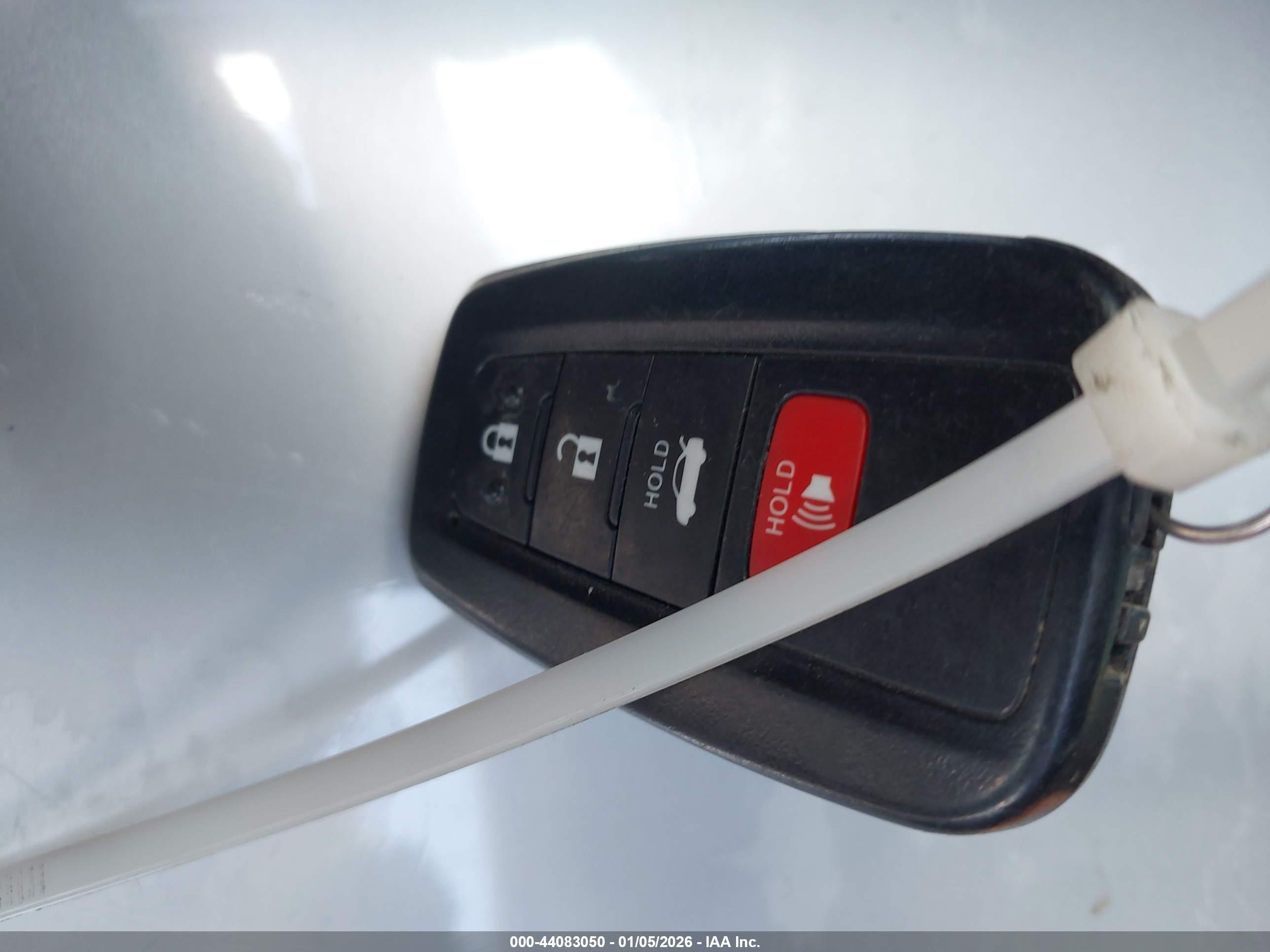 TOYOTA CAMRY image 11
