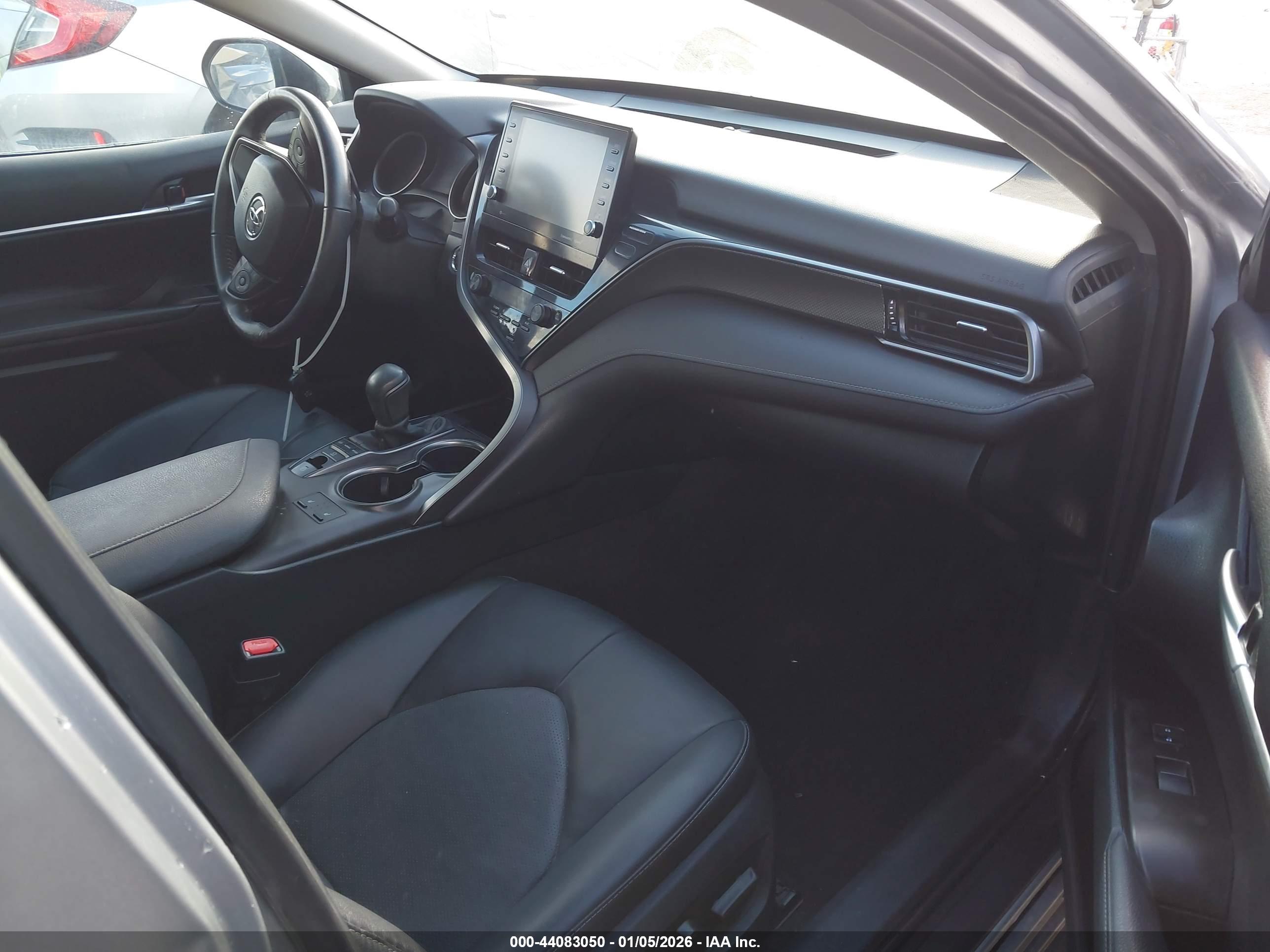 TOYOTA CAMRY image 5