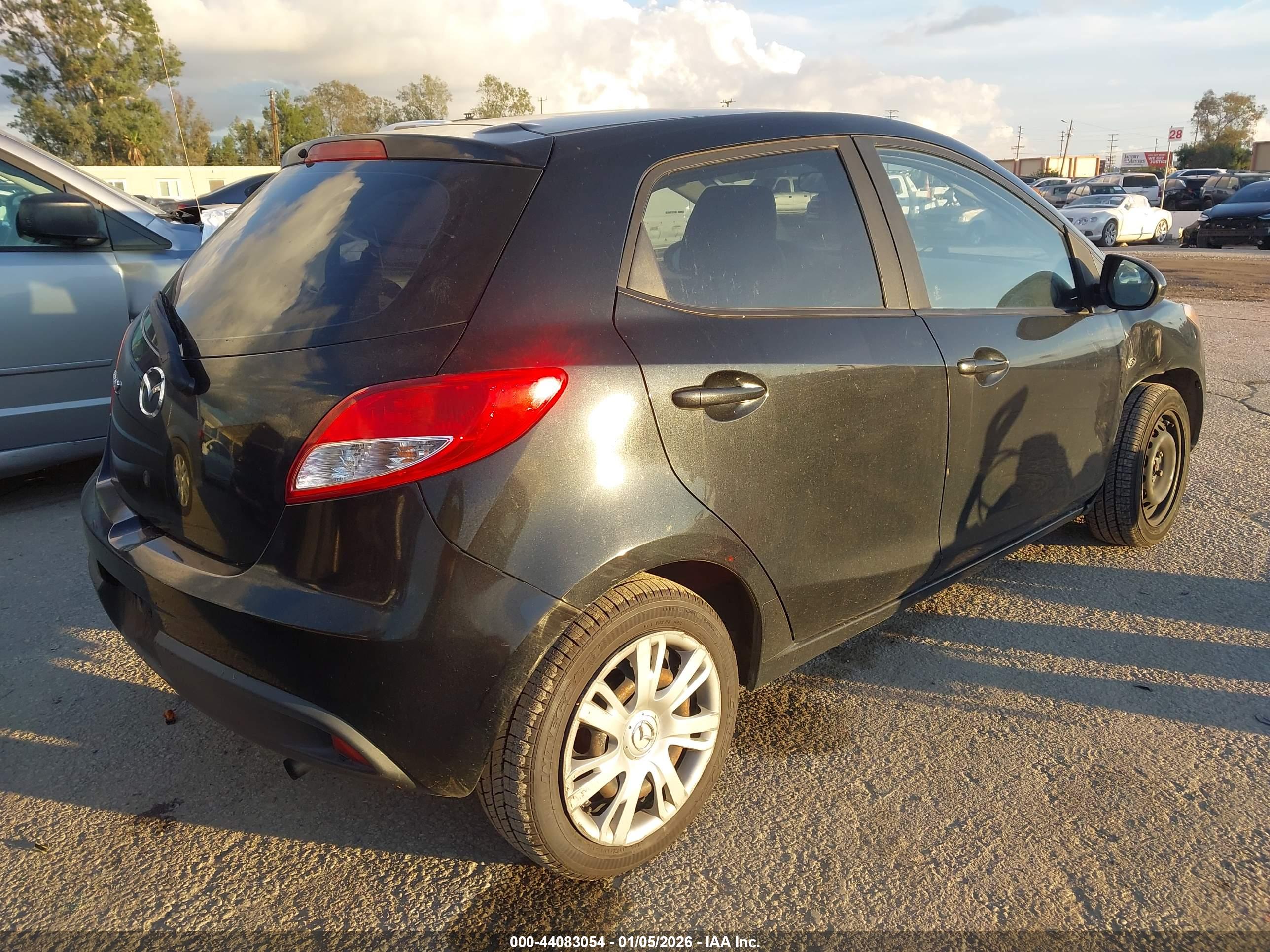 MAZDA MAZDA2 image 4
