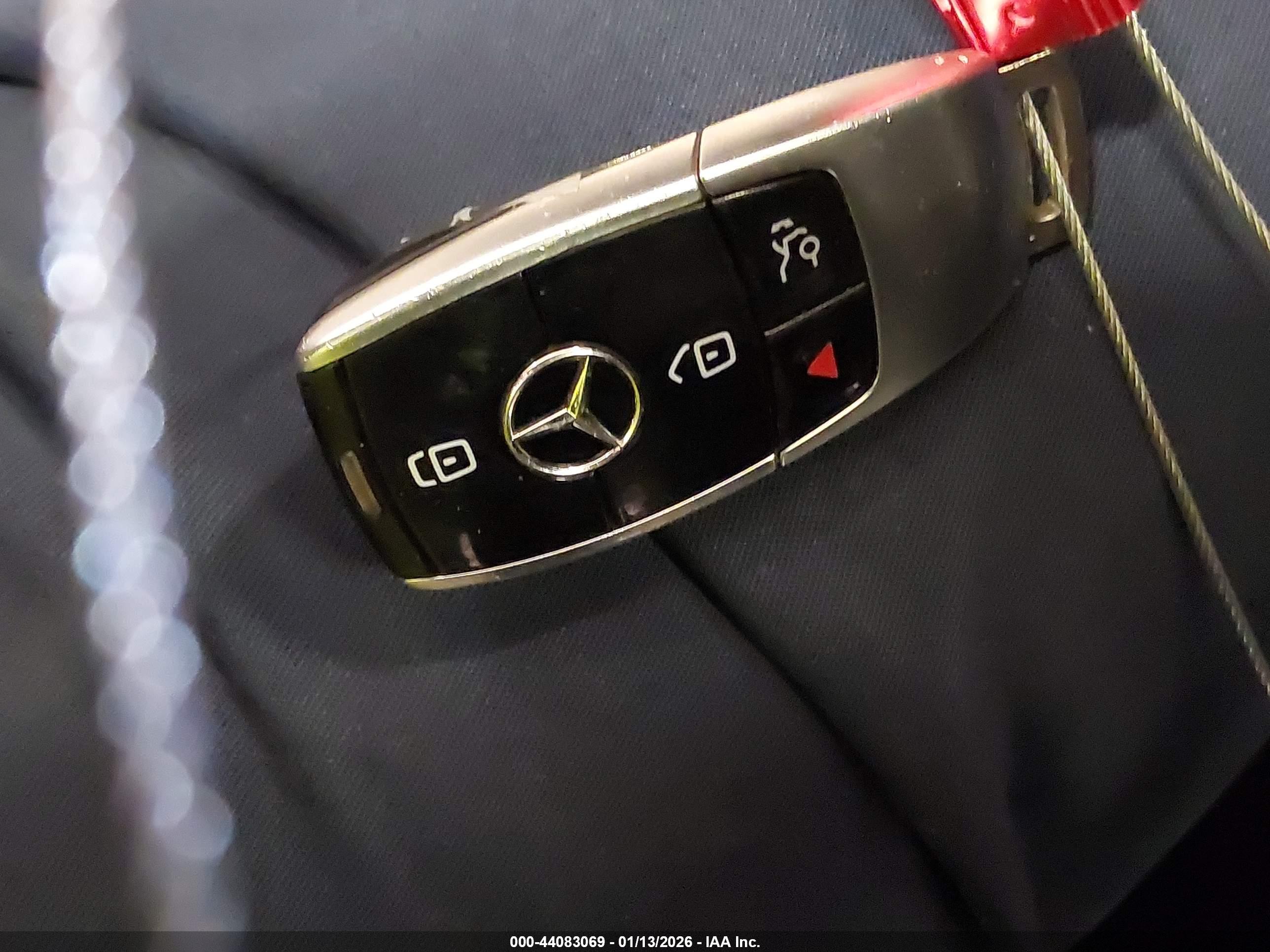 MERCEDES-BENZ E image 11