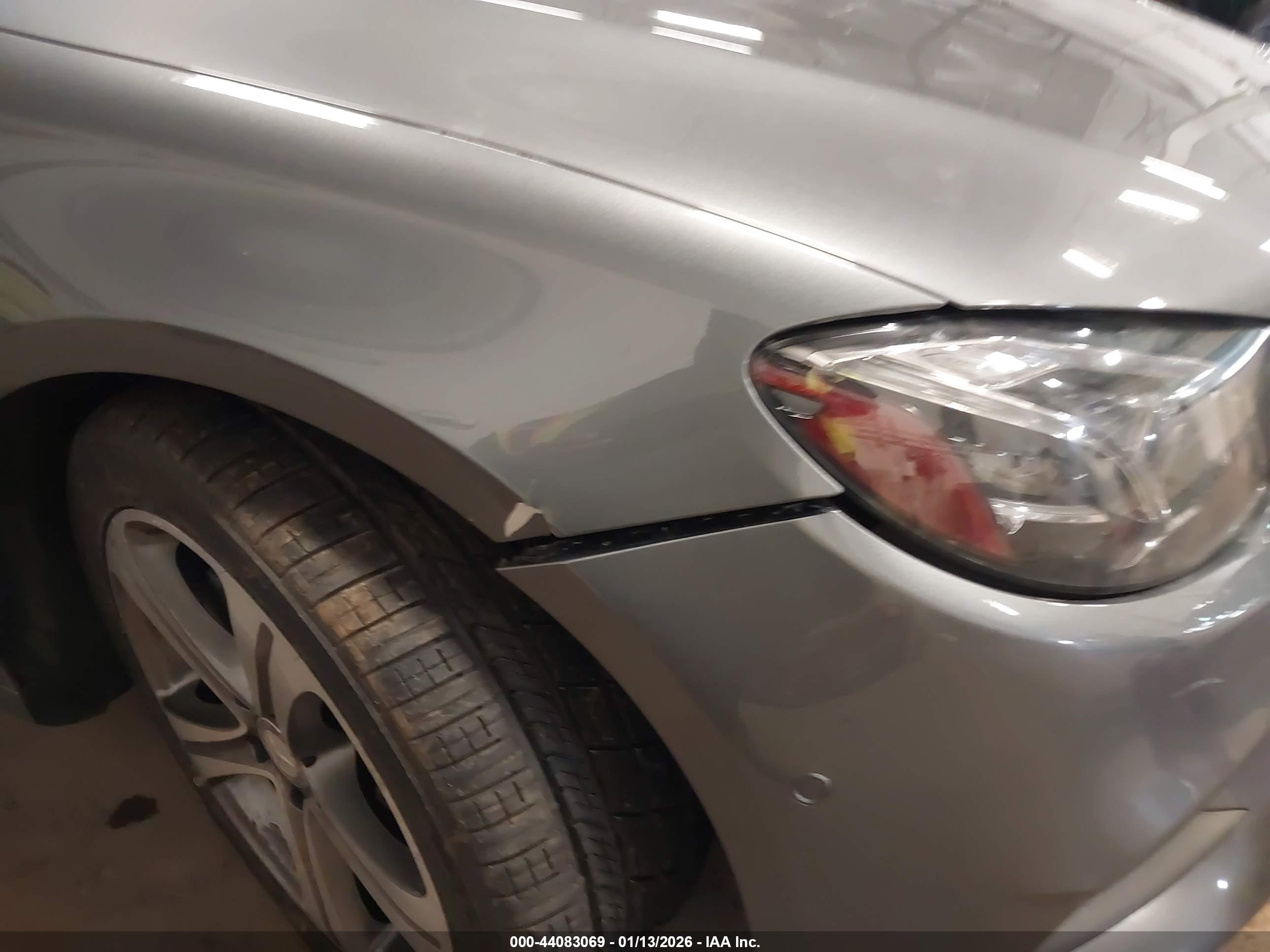 MERCEDES-BENZ E image 6
