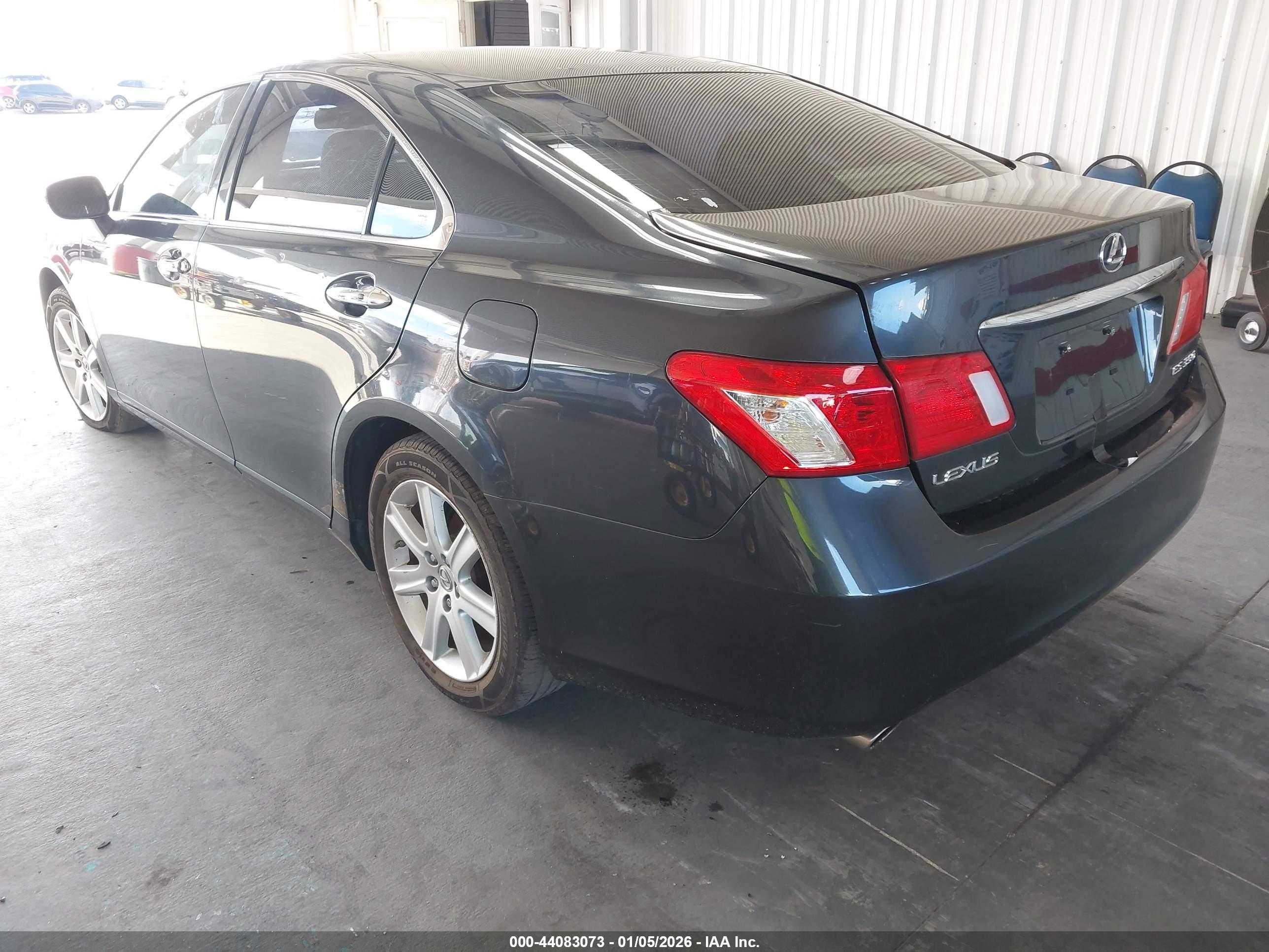 LEXUS ES image 3