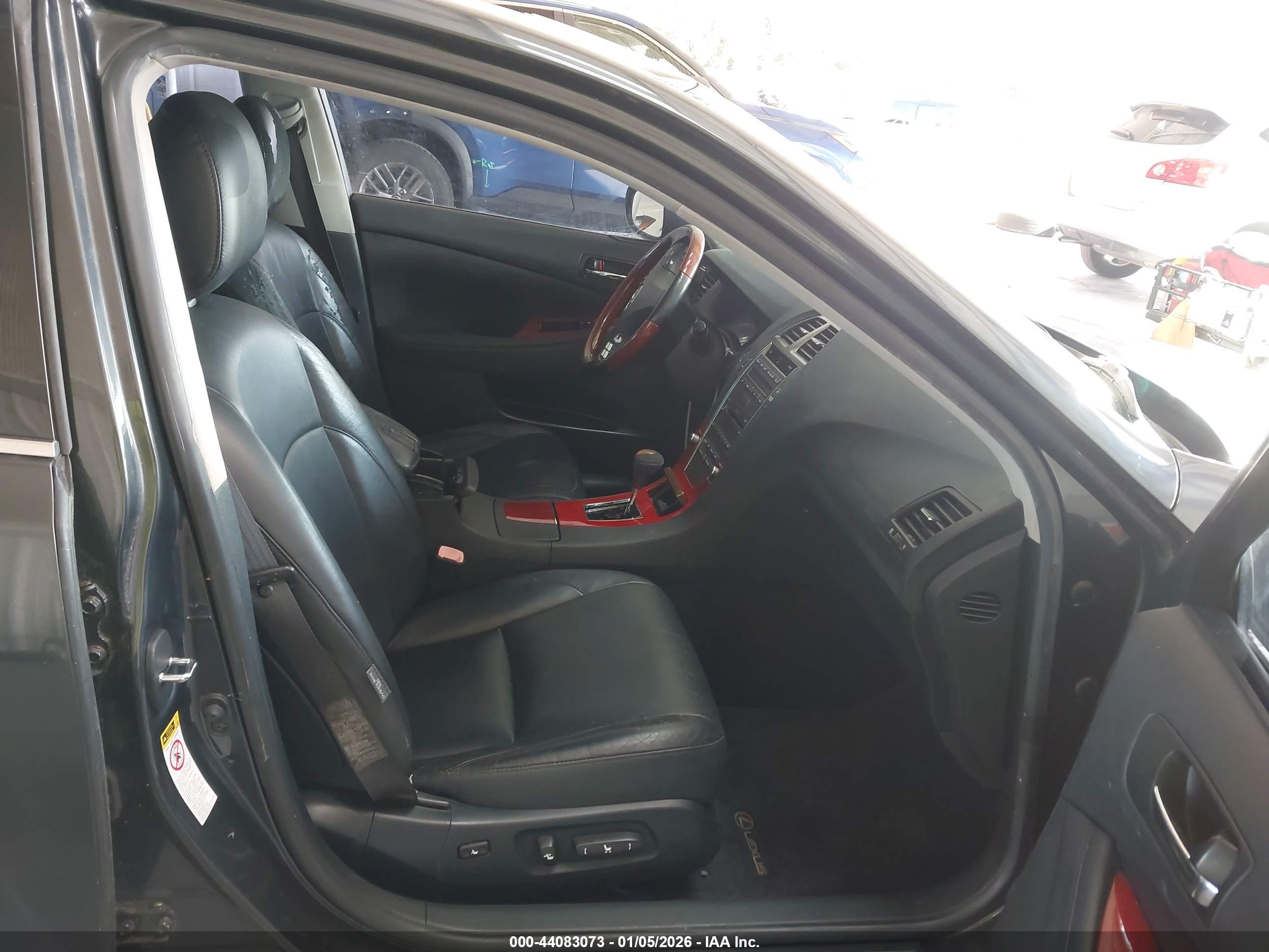 LEXUS ES image 5