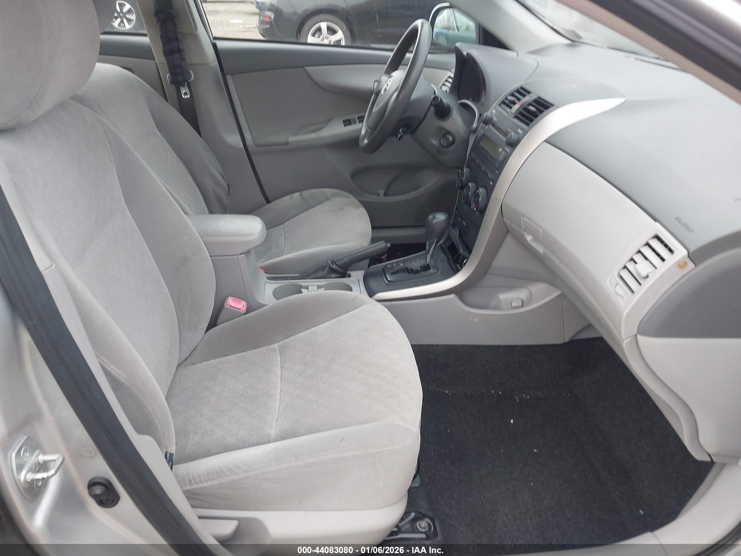 TOYOTA COROLLA image 5