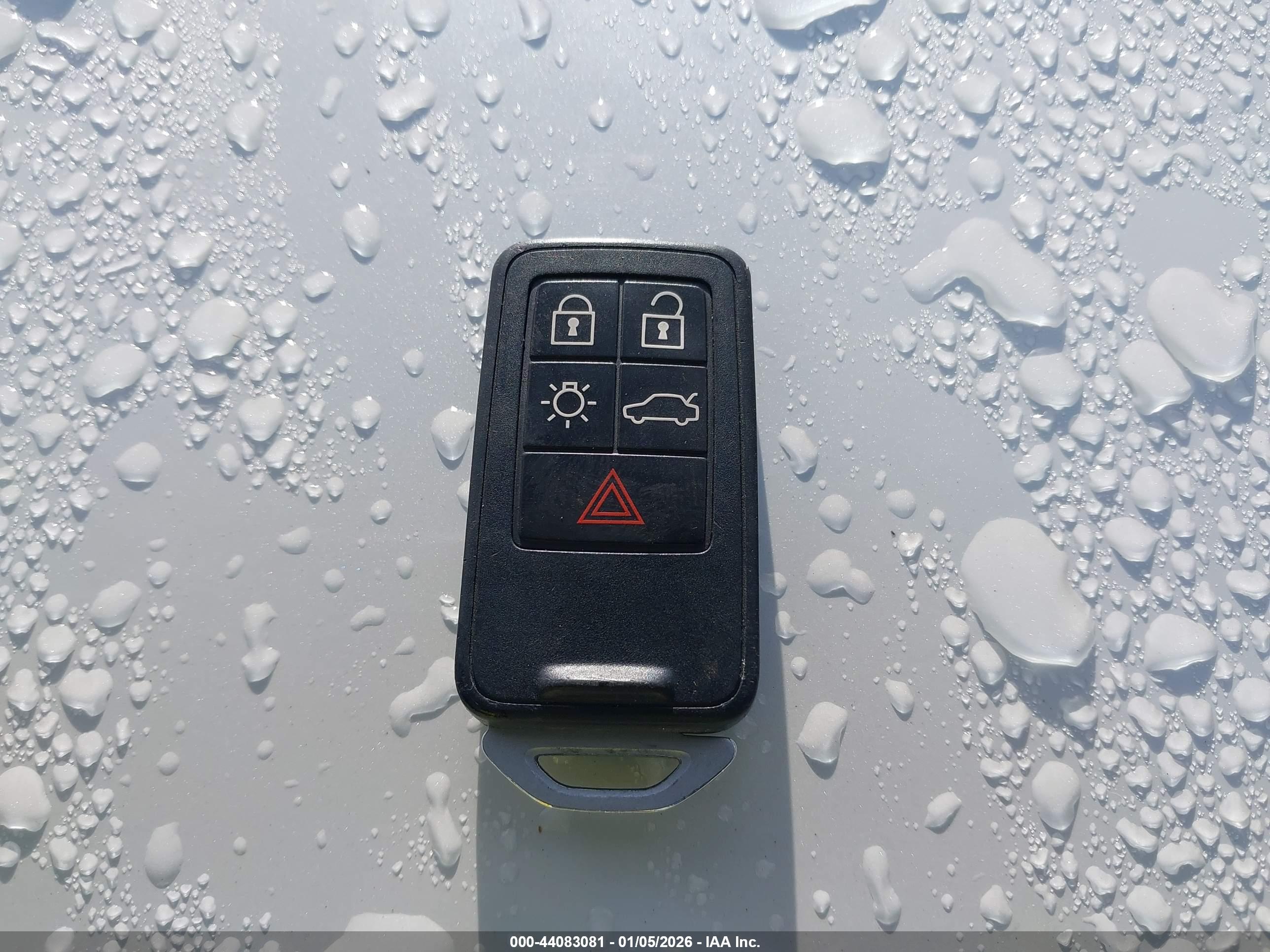 VOLVO XC60 image 11