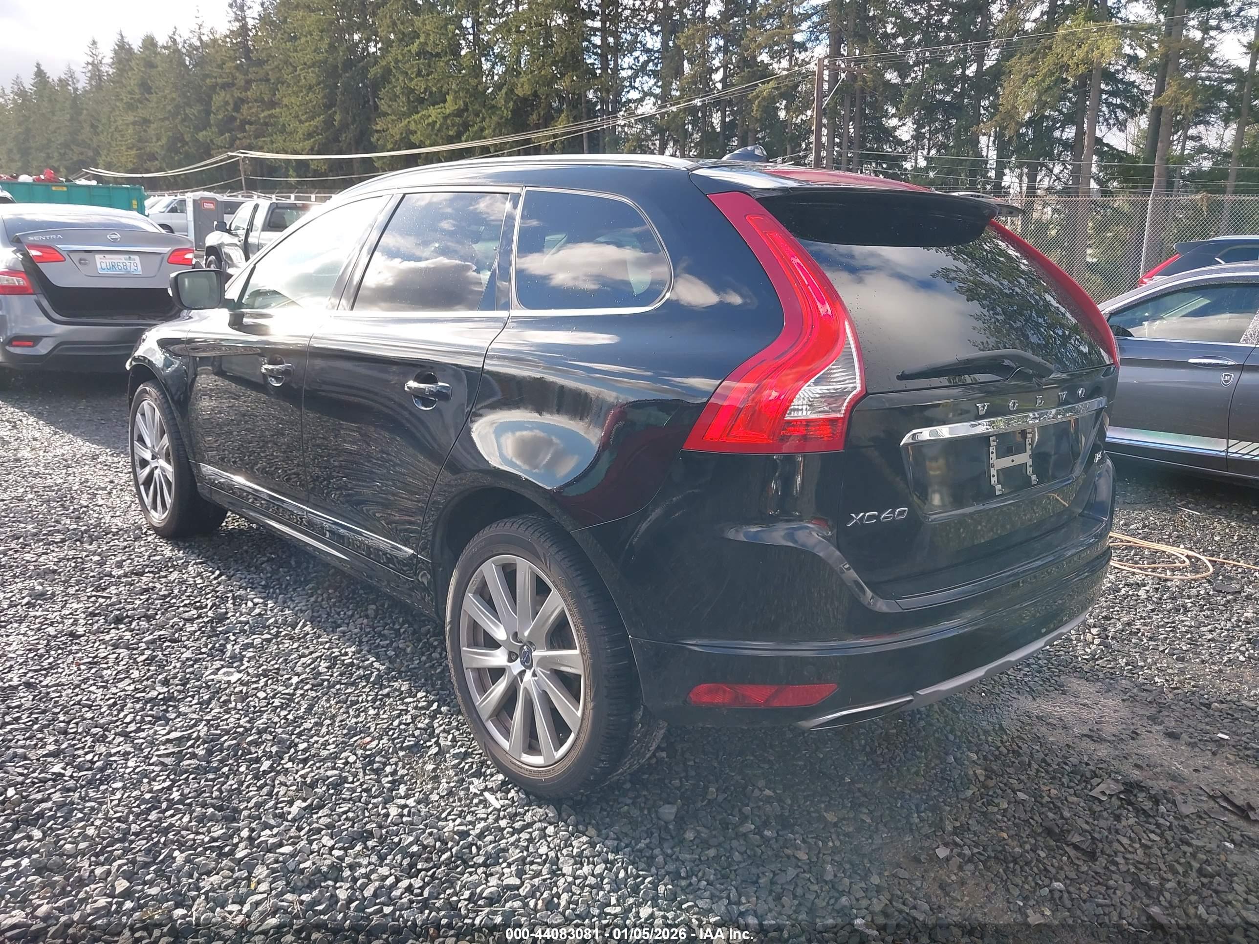 VOLVO XC60 image 3