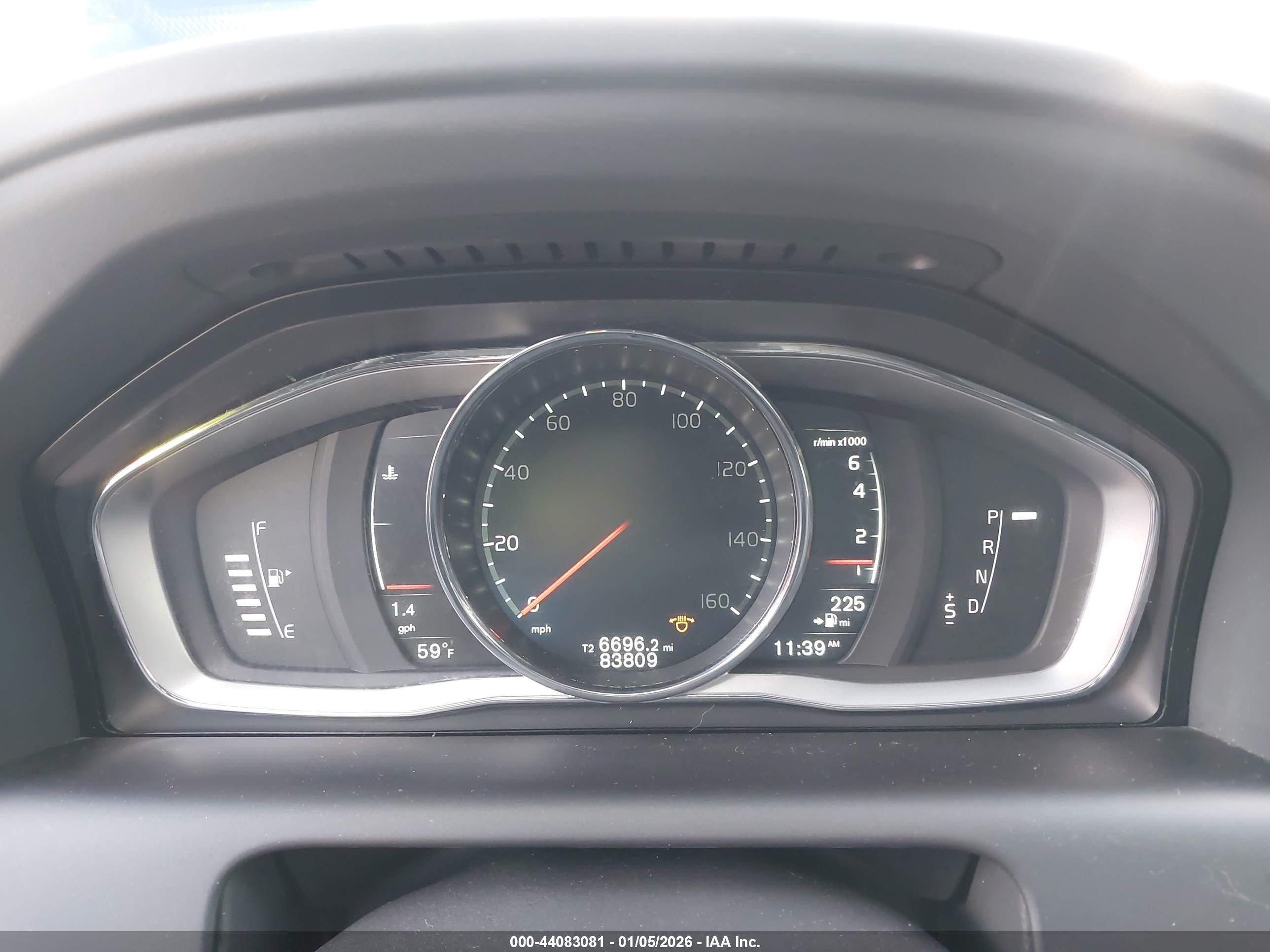 VOLVO XC60 image 7