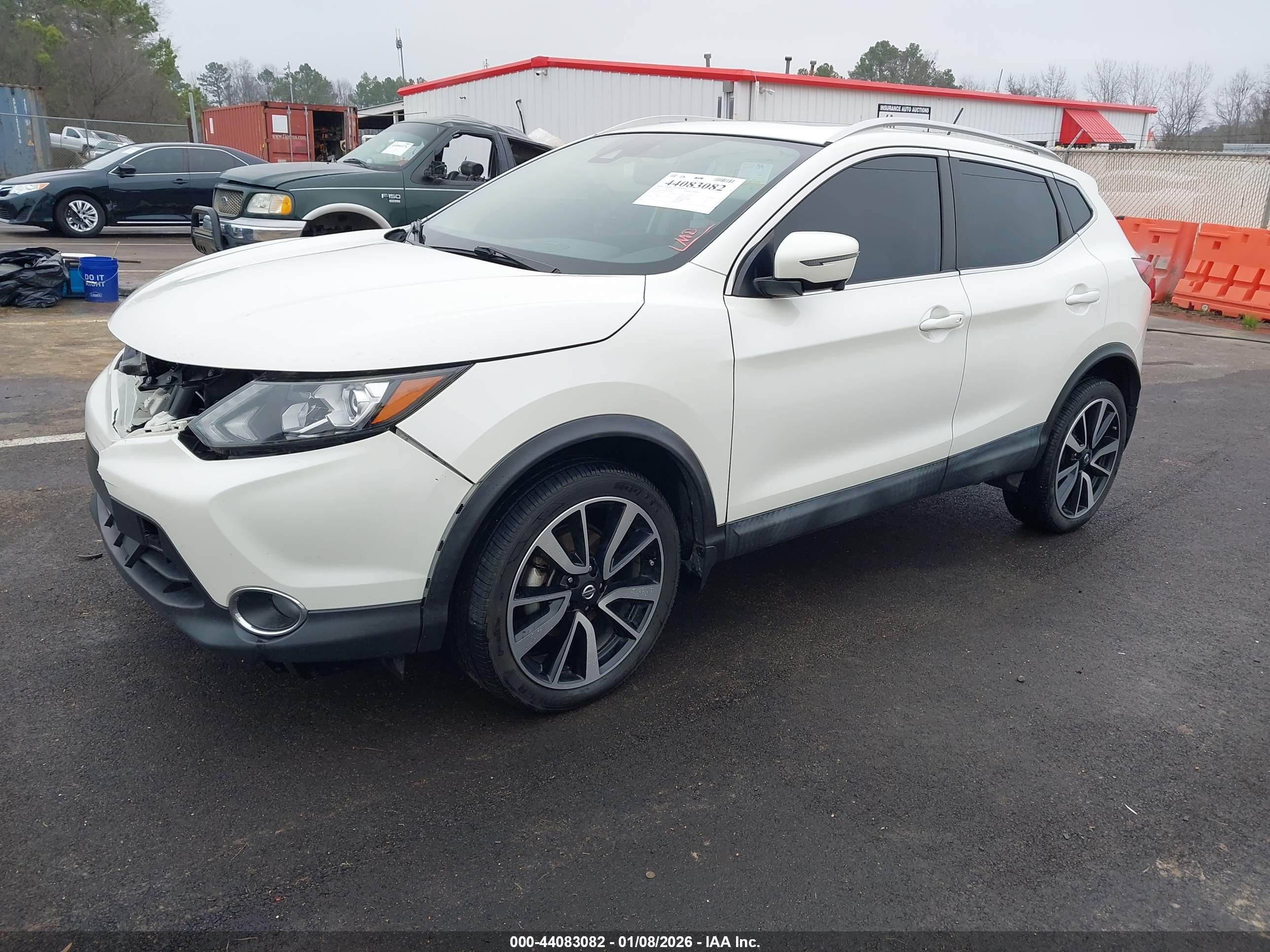 NISSAN ROGUE image 2