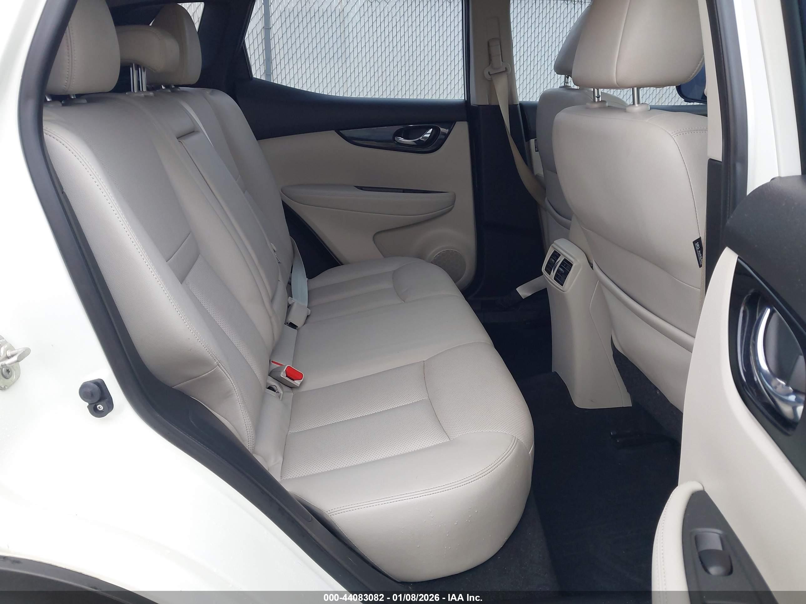 NISSAN ROGUE image 8
