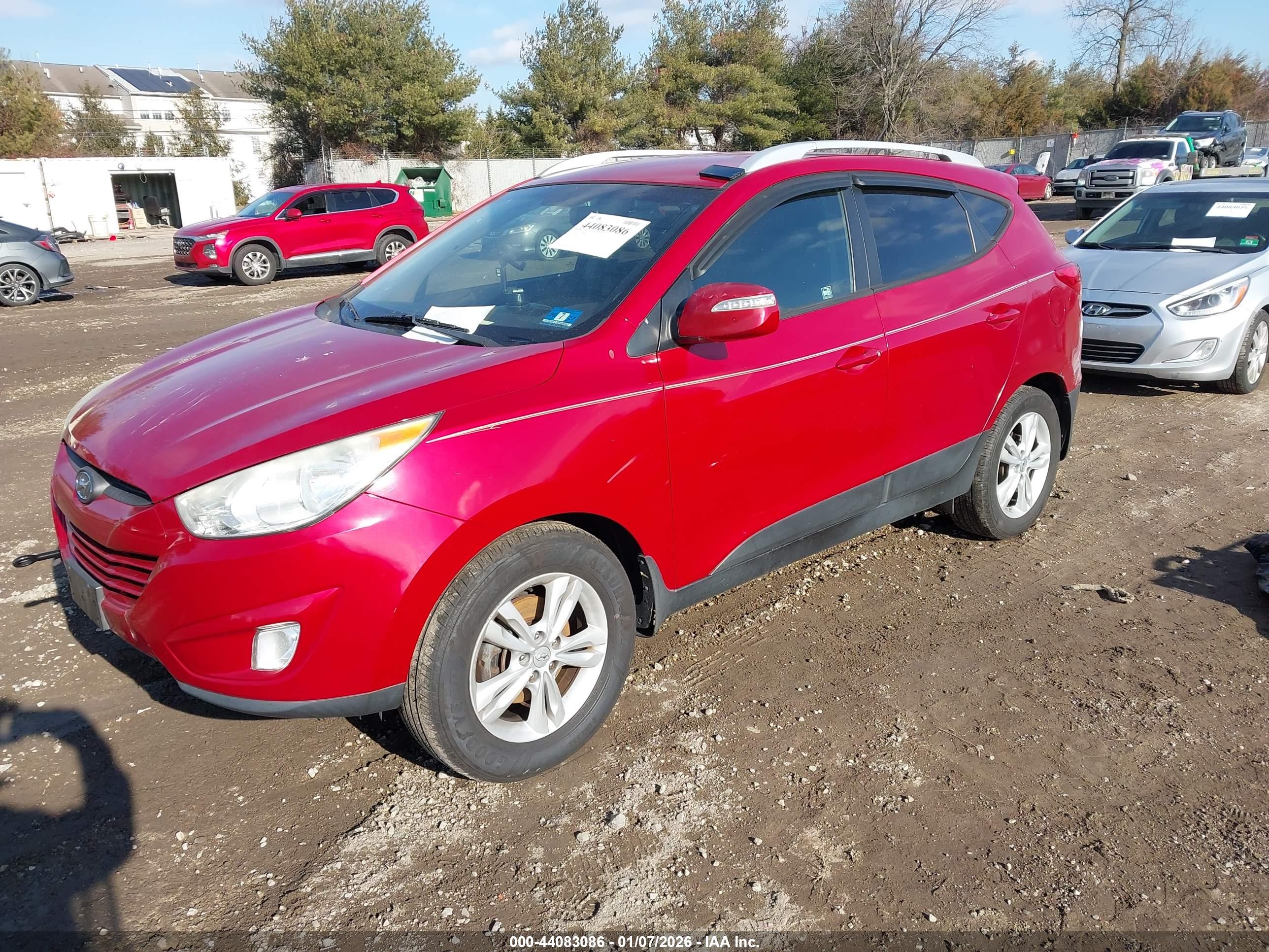 HYUNDAI TUCSON image 2