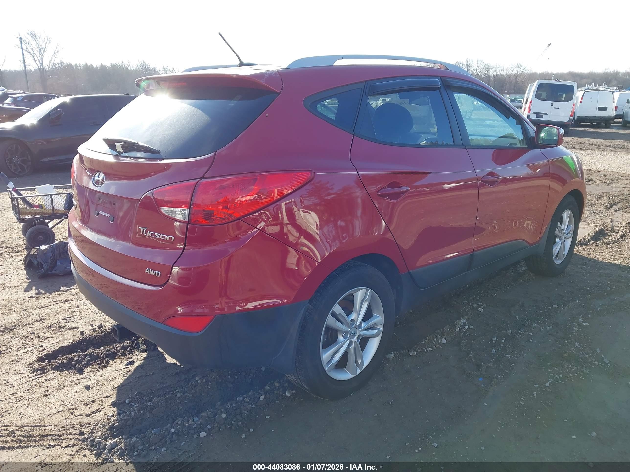 HYUNDAI TUCSON image 4