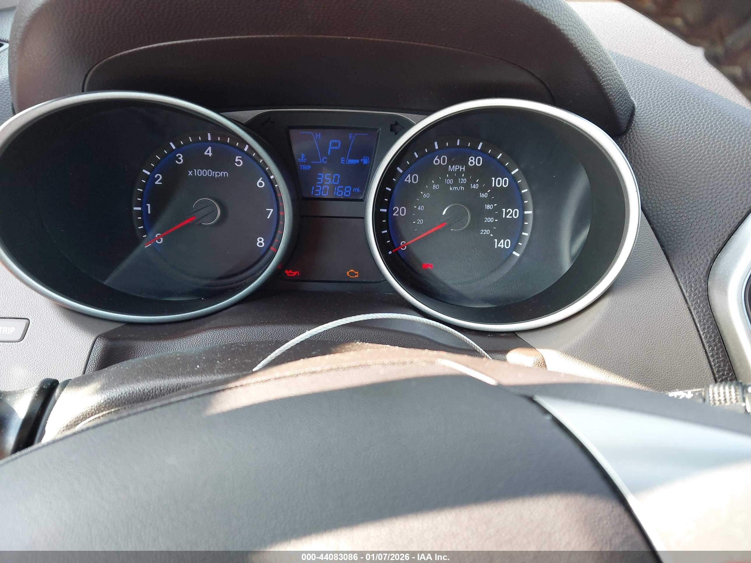 HYUNDAI TUCSON image 7
