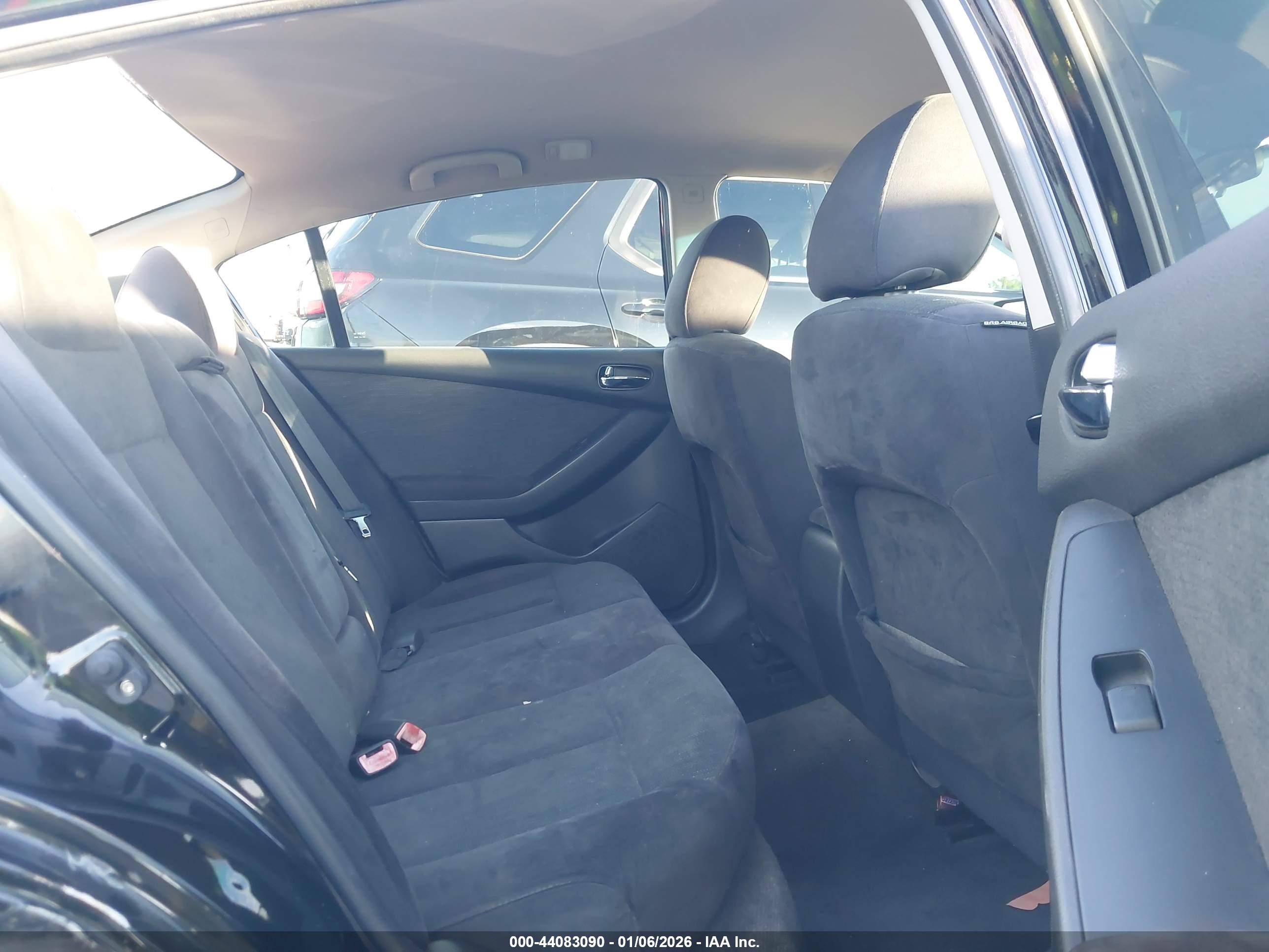 NISSAN ALTIMA image 8