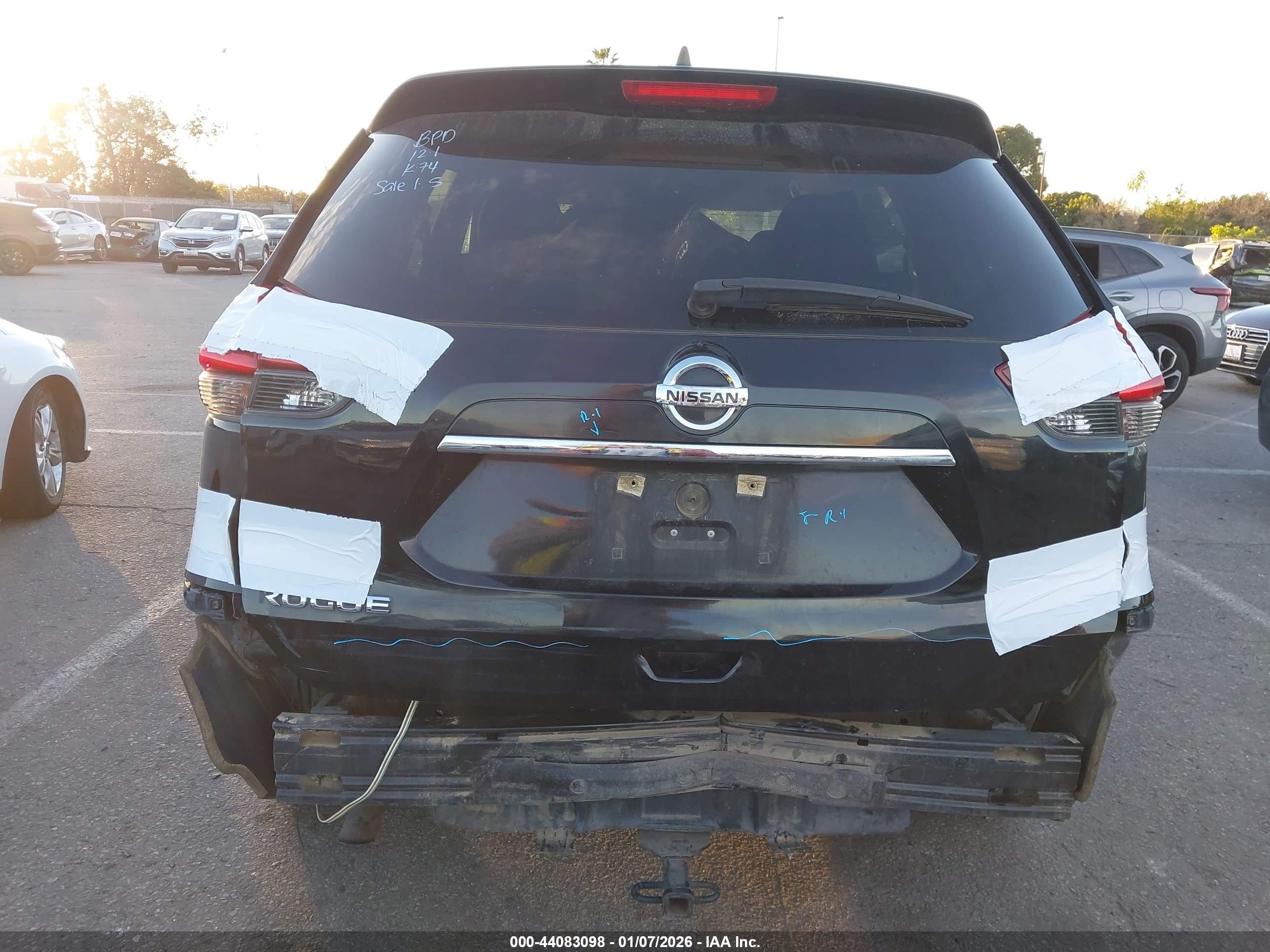NISSAN ROGUE image 6