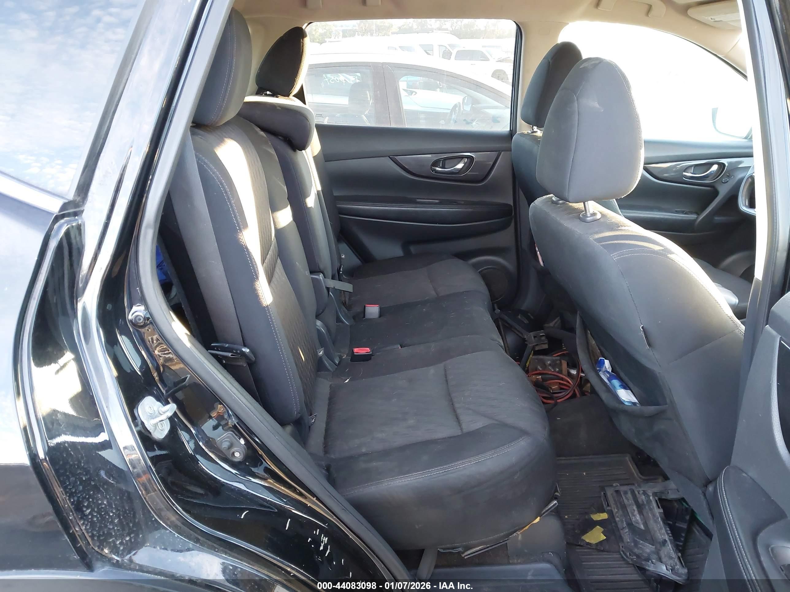NISSAN ROGUE image 8