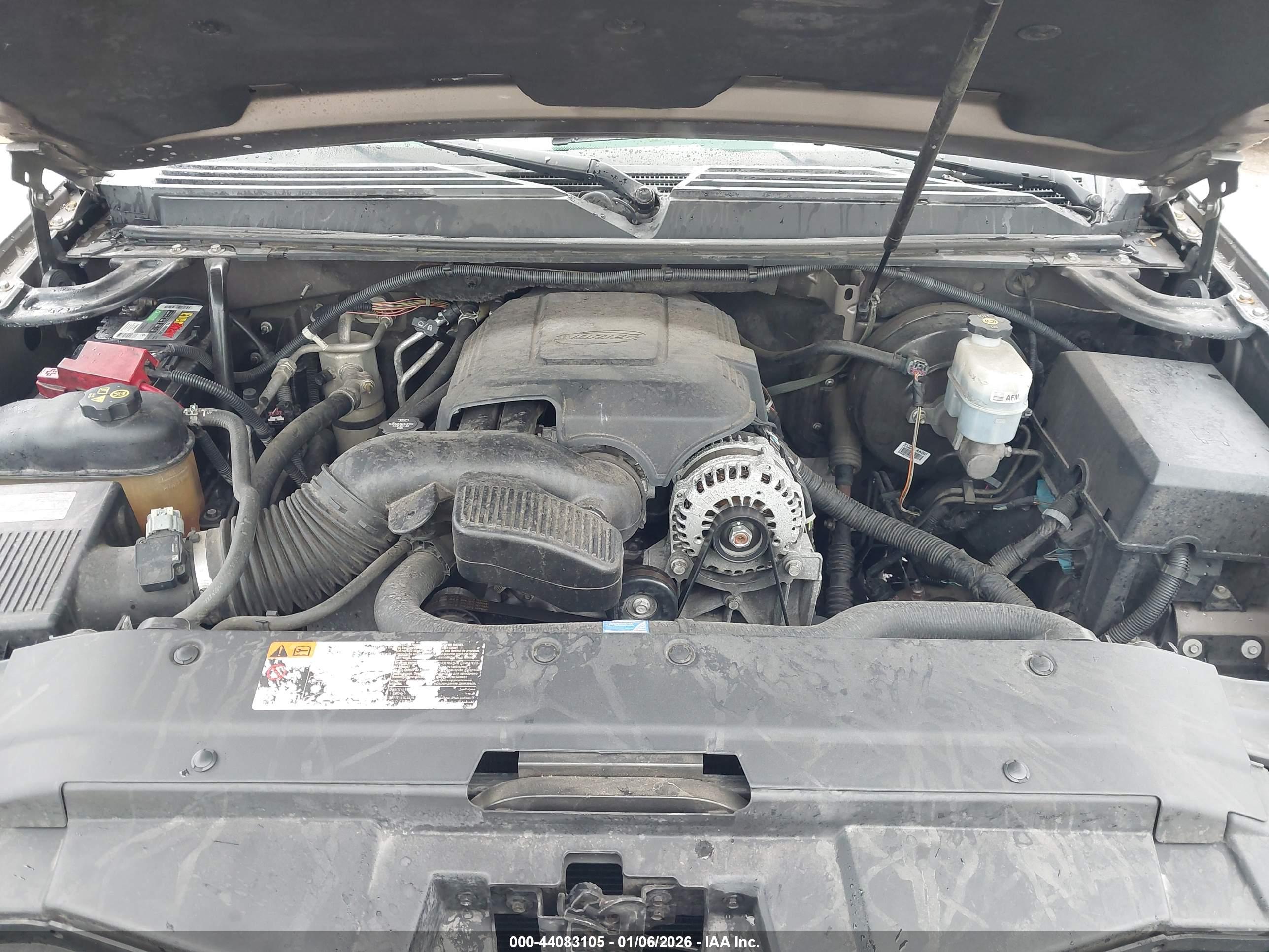 CHEVROLET SUBURBAN image 10