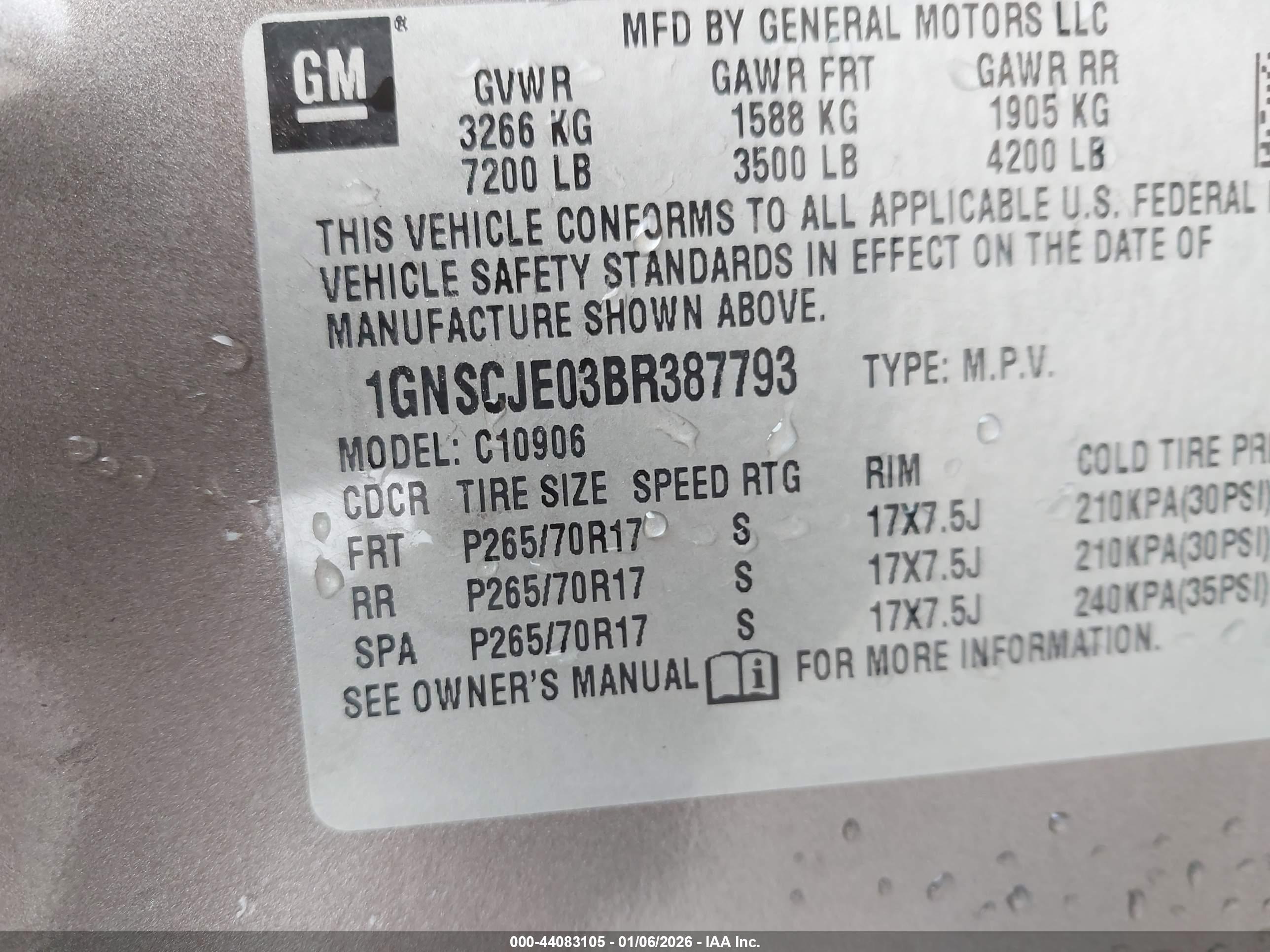 CHEVROLET SUBURBAN image 9