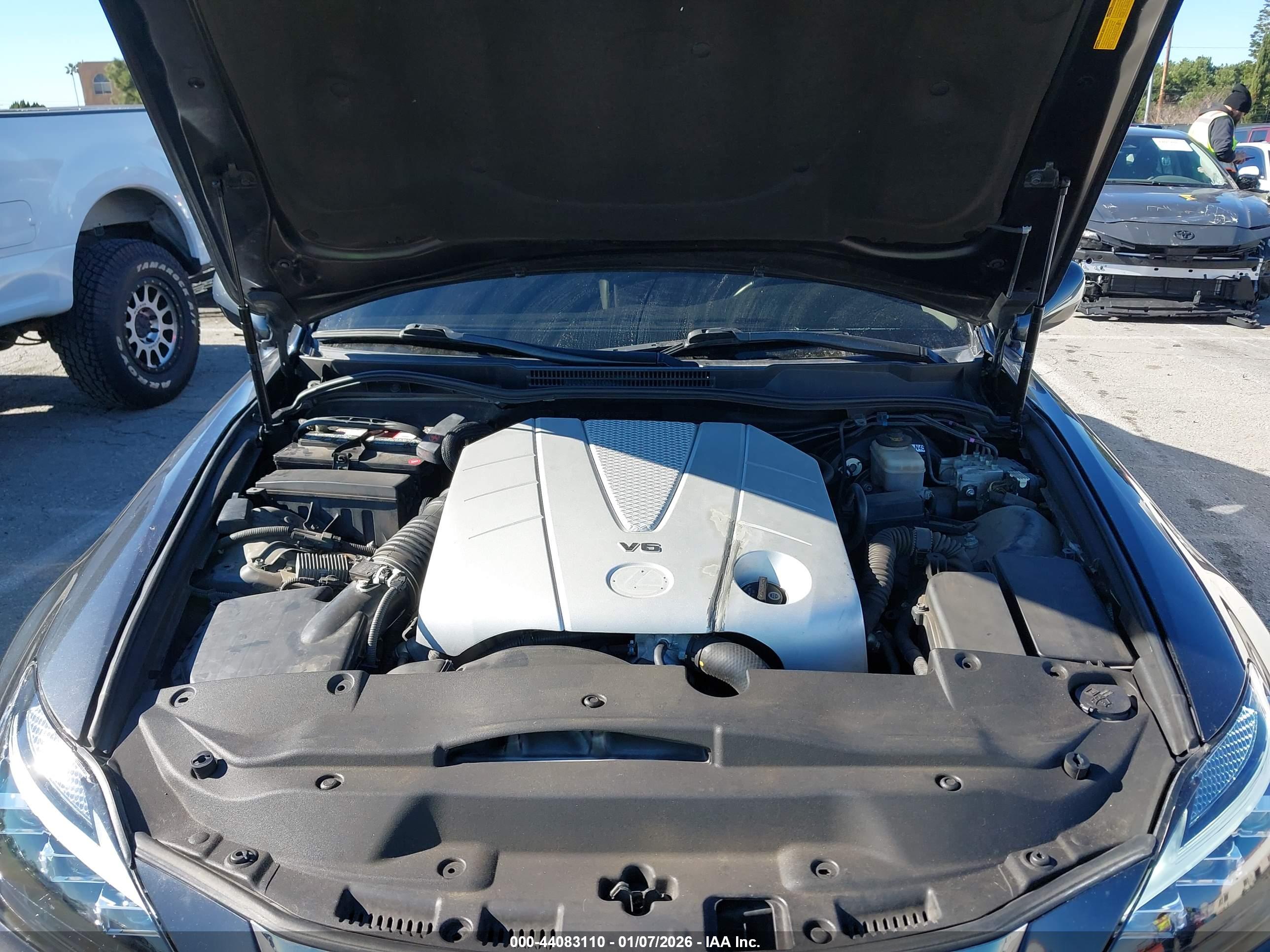 LEXUS IS image 10