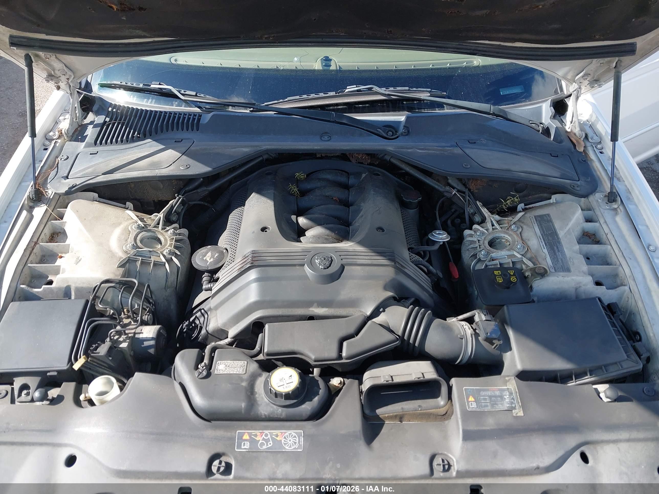 JAGUAR XJ image 10
