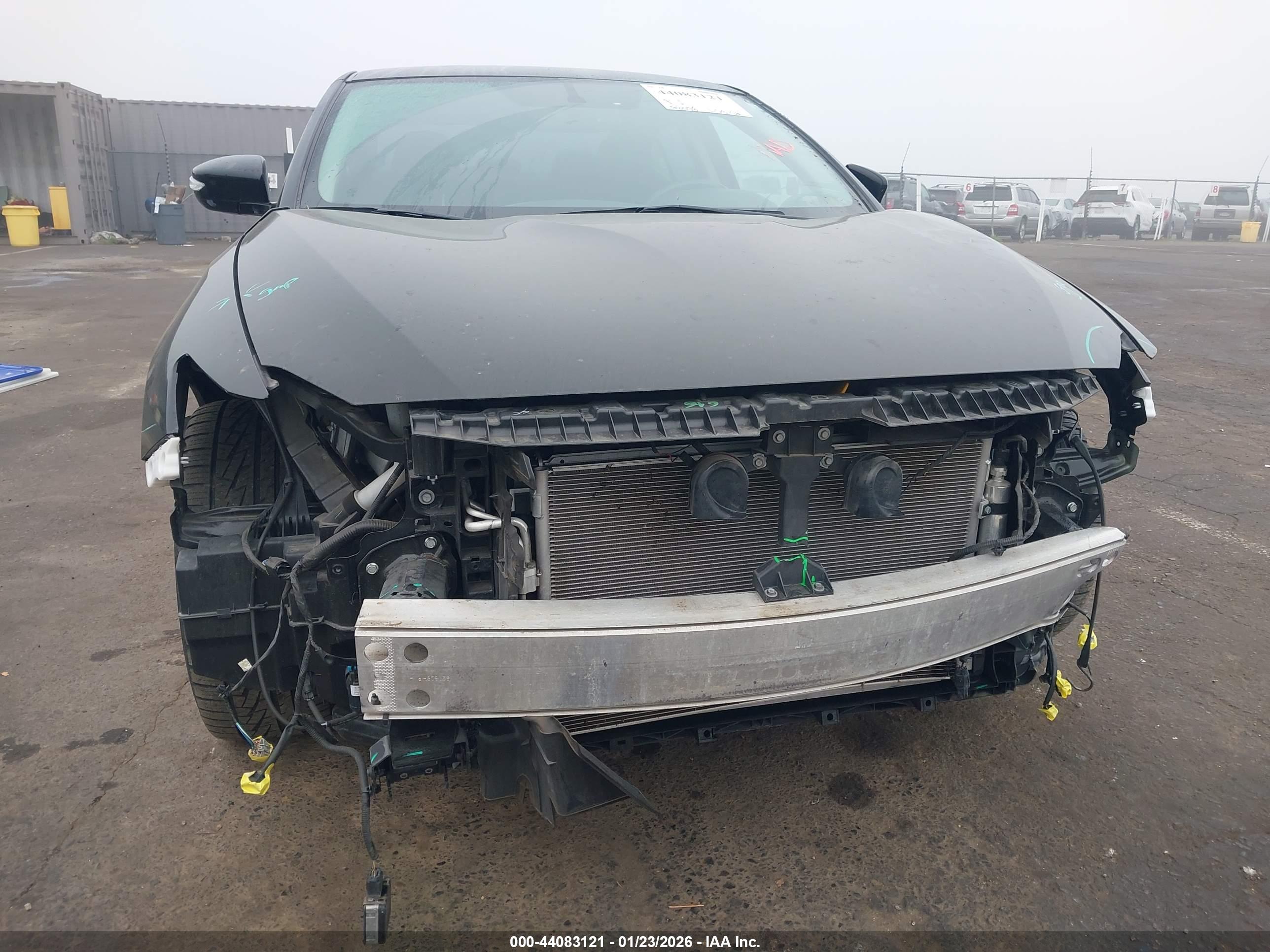 NISSAN MAXIMA image 6