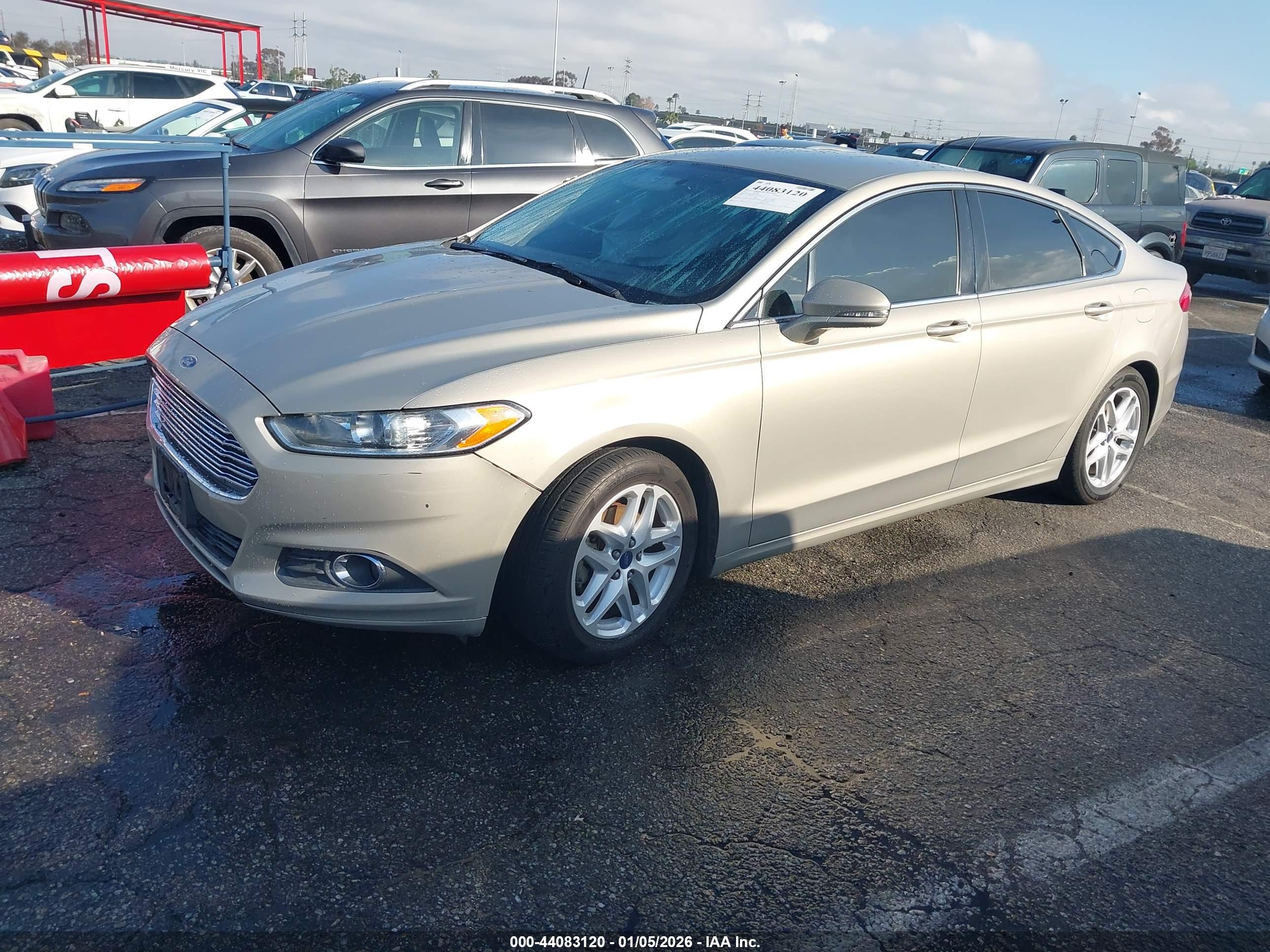 FORD FUSION image 2
