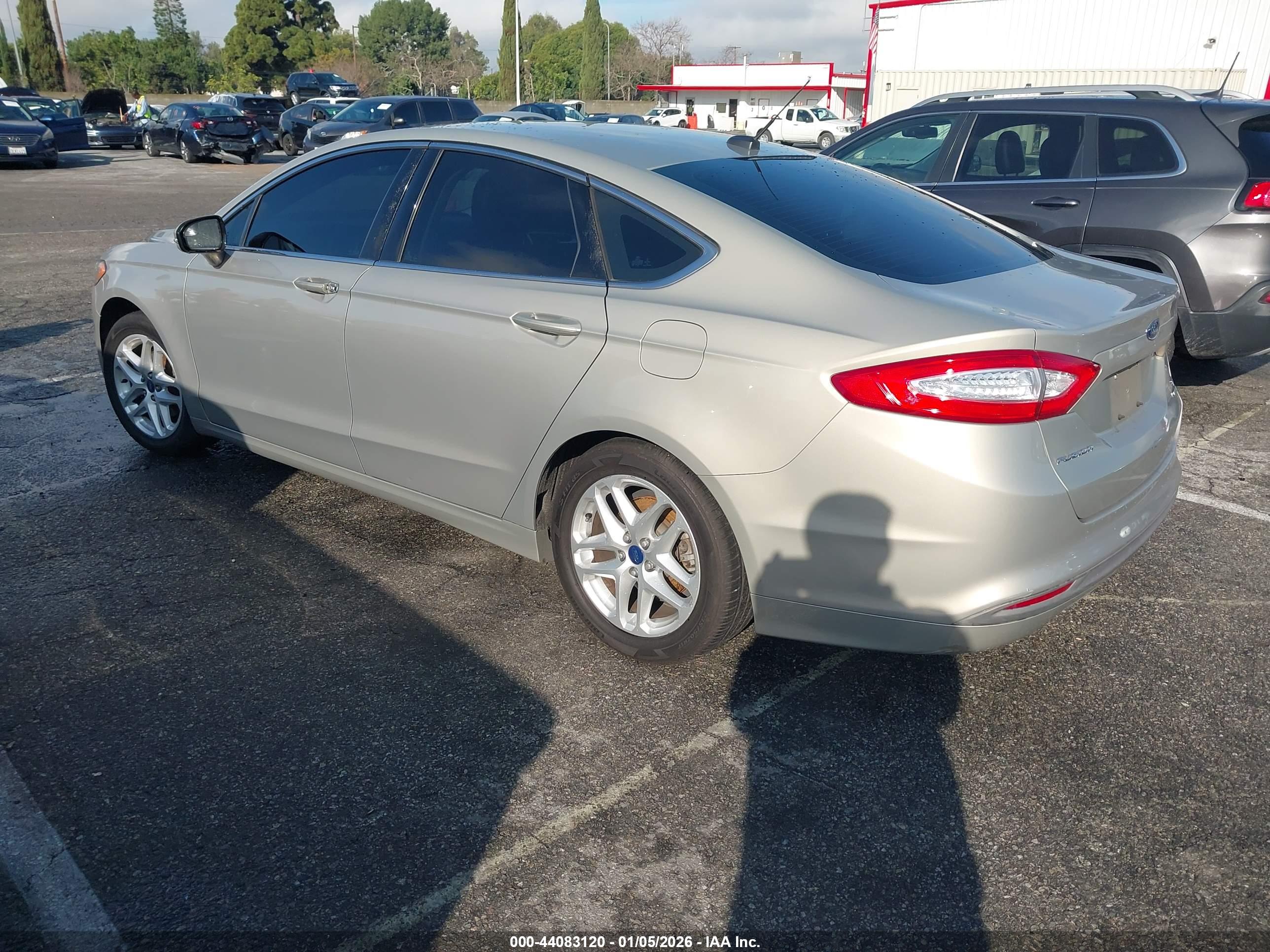 FORD FUSION image 3