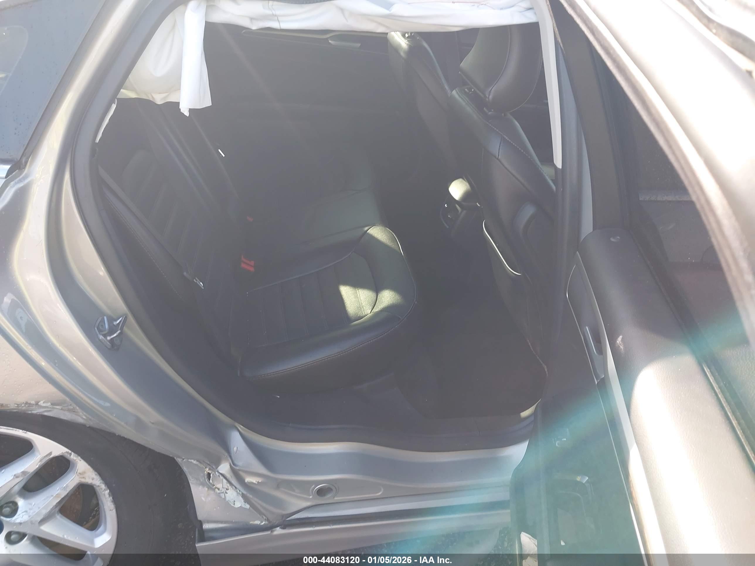 FORD FUSION image 8