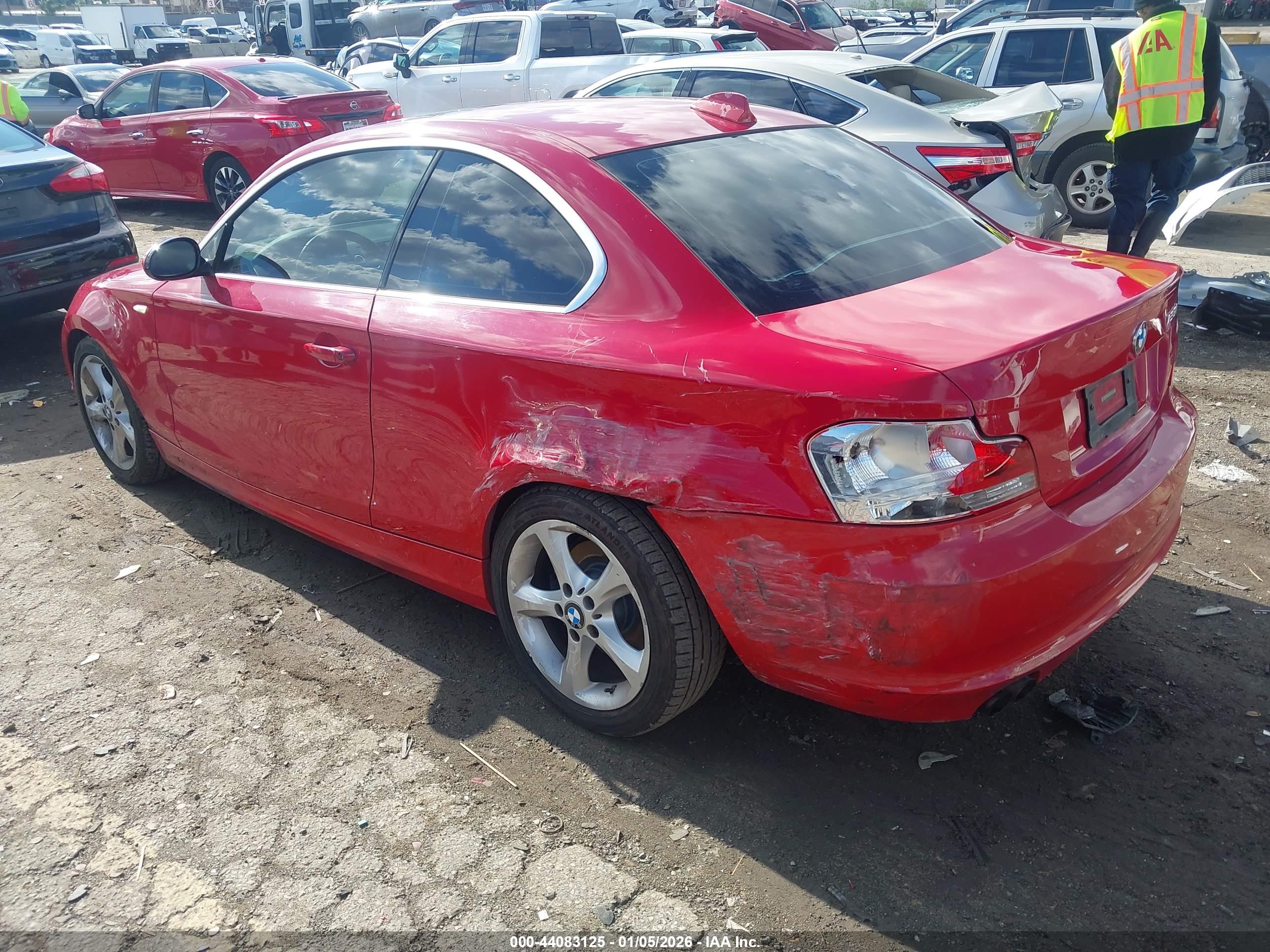BMW 128I image 3