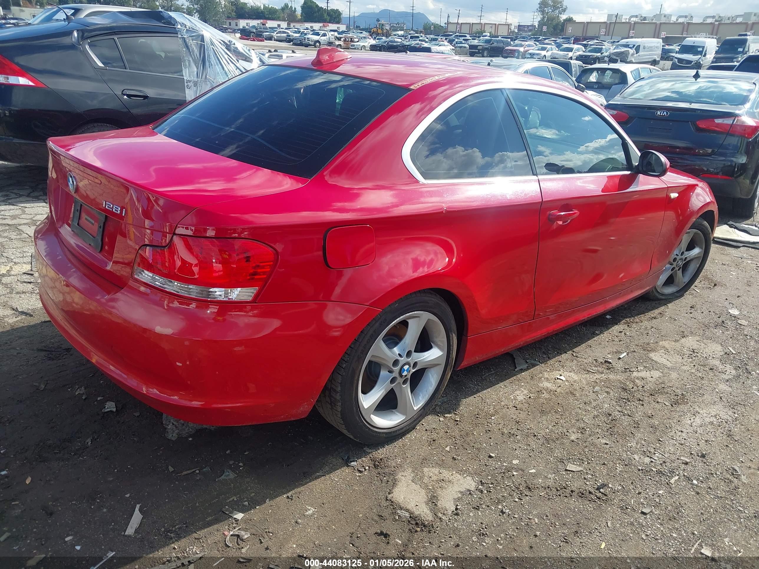 BMW 128I image 4