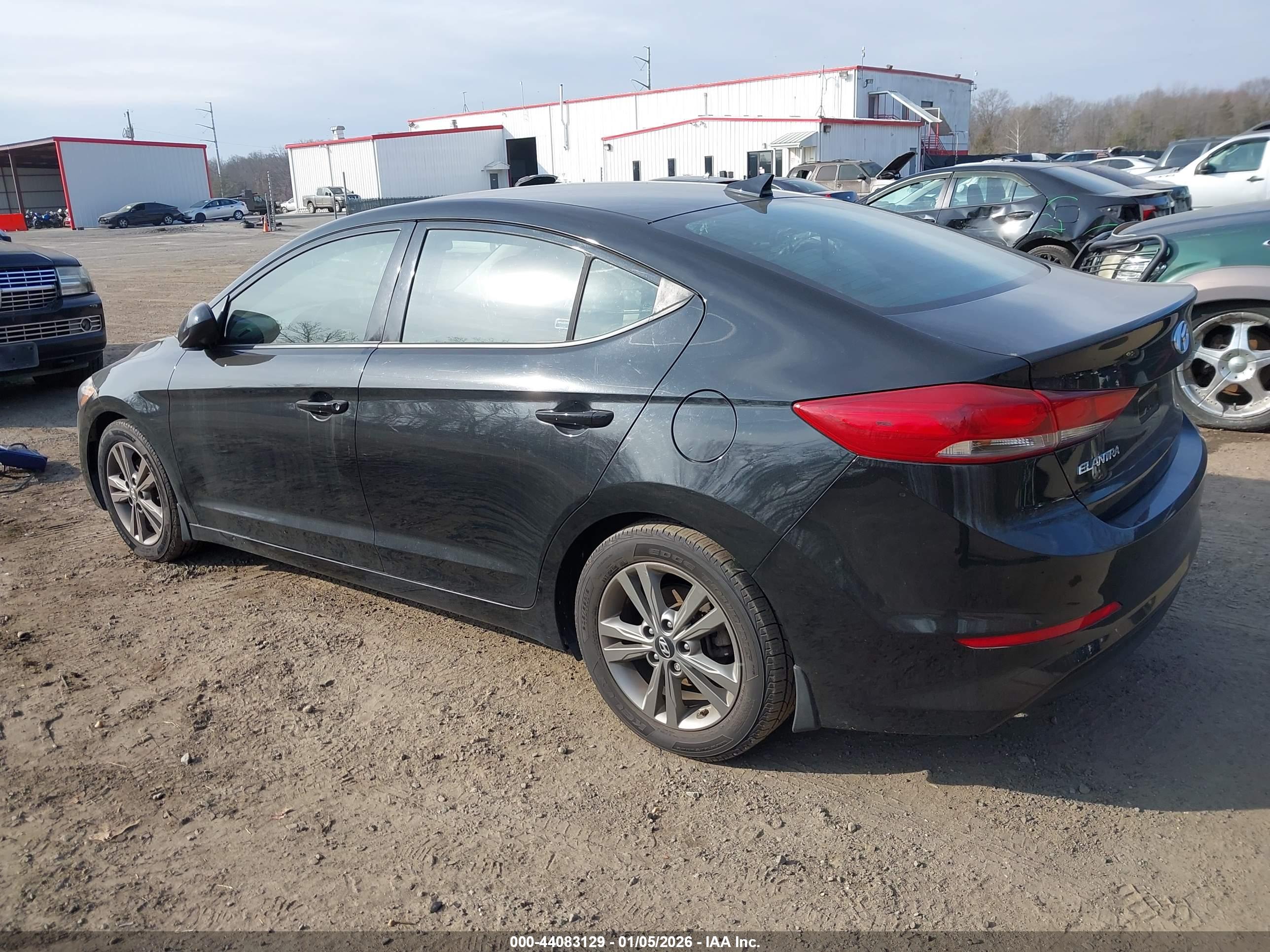 HYUNDAI ELANTRA image 3