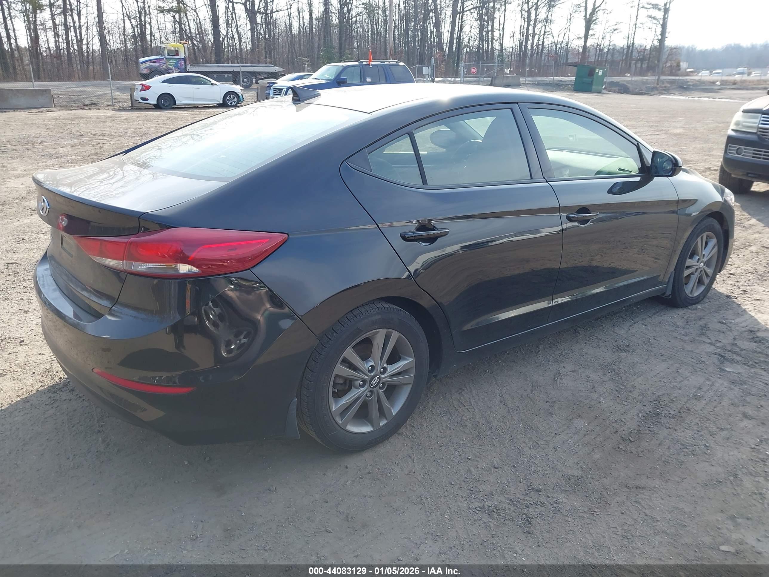HYUNDAI ELANTRA image 4